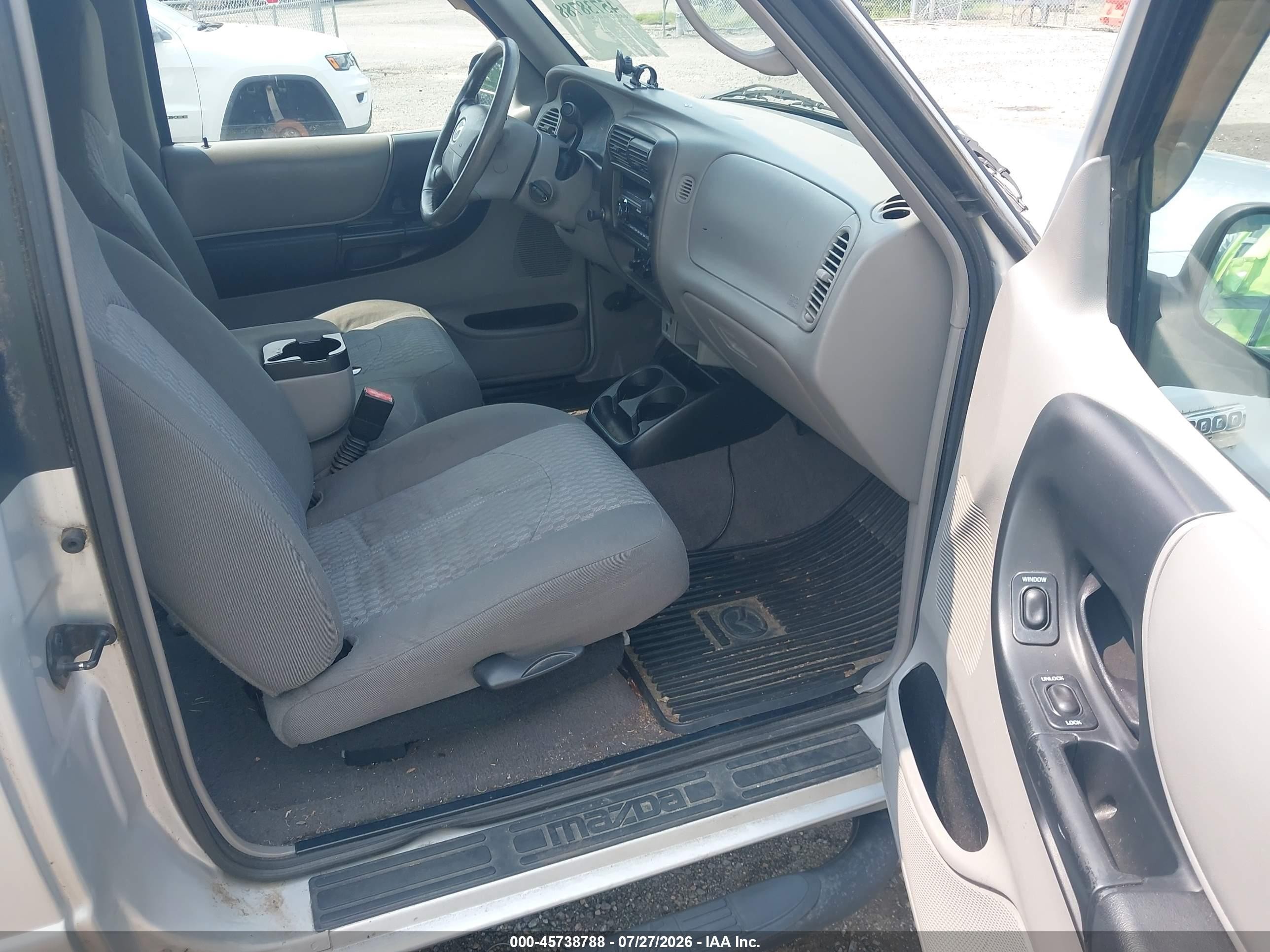 2002 Mazda B3000 Ds Silver vin: 4F4YR16U22TM05911