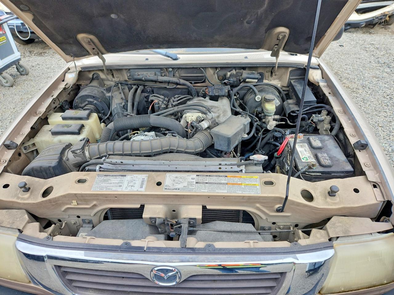 1998 Mazda B3000 Cab Plus Tan vin: 4F4YR16U3WTM05681