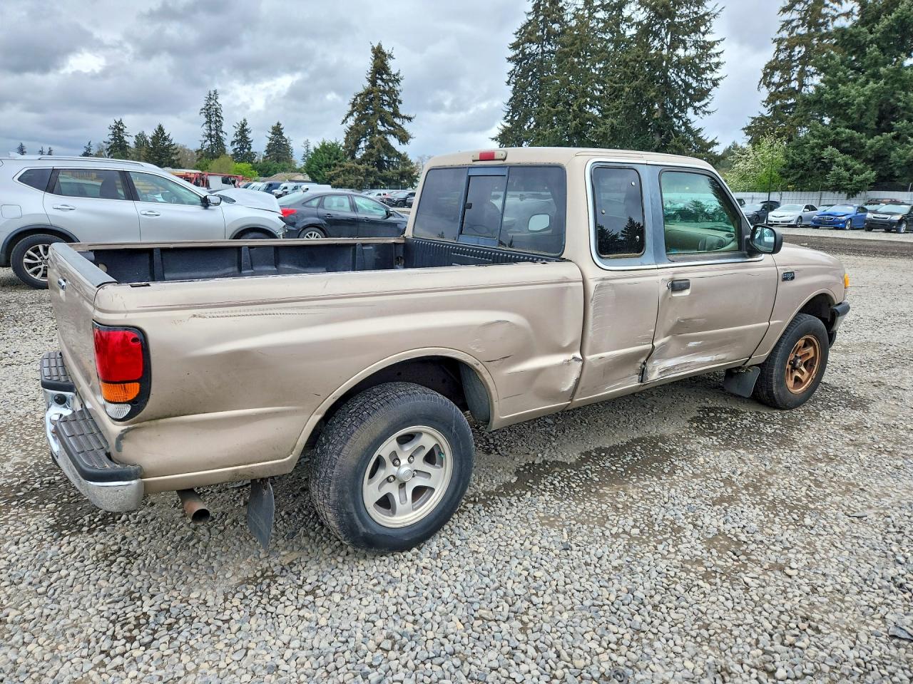 1998 Mazda B3000 Cab Plus Tan vin: 4F4YR16U3WTM05681