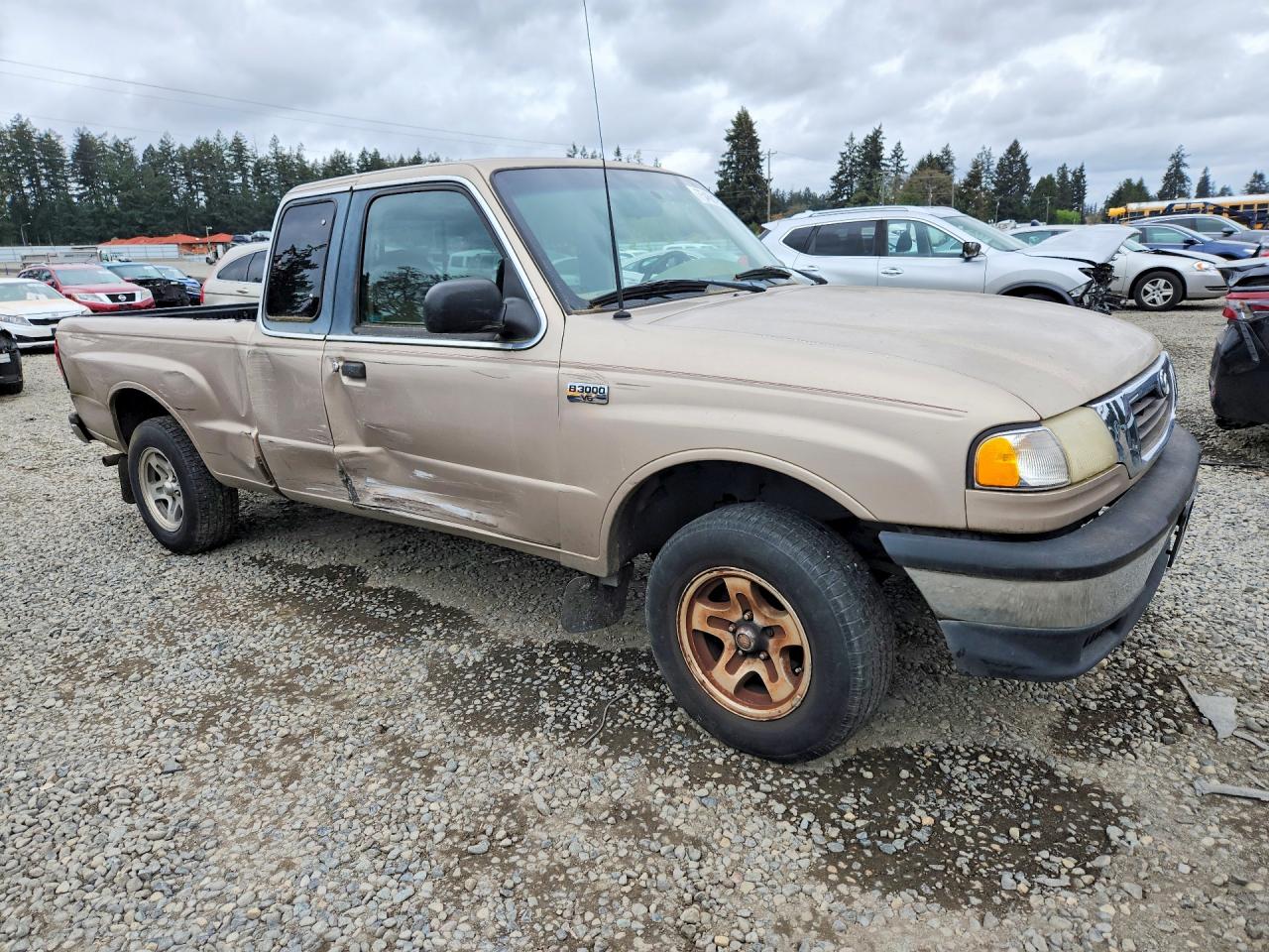 1998 Mazda B3000 Cab Plus Tan vin: 4F4YR16U3WTM05681