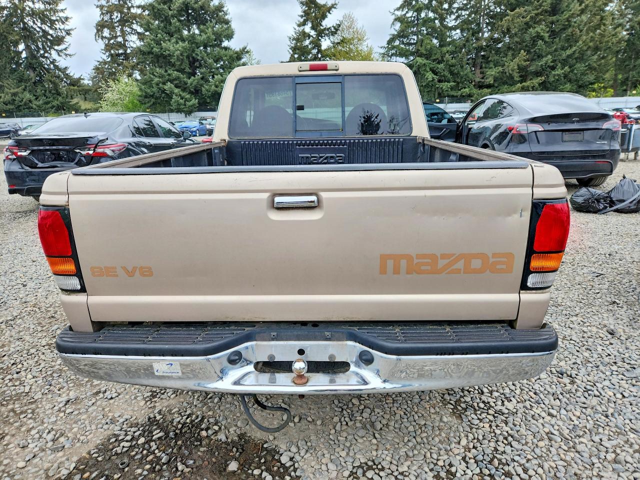 1998 Mazda B3000 Cab Plus Tan vin: 4F4YR16U3WTM05681