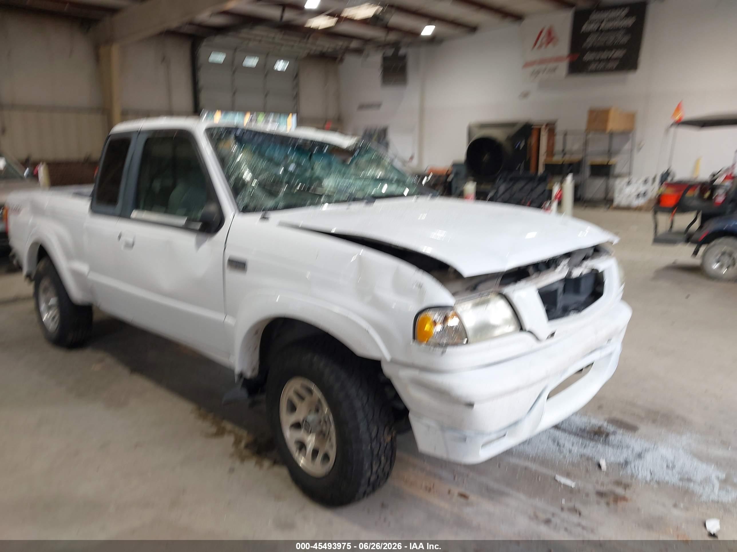 2002 Mazda B3000 Ds White vin: 4F4YR16U52TM05871