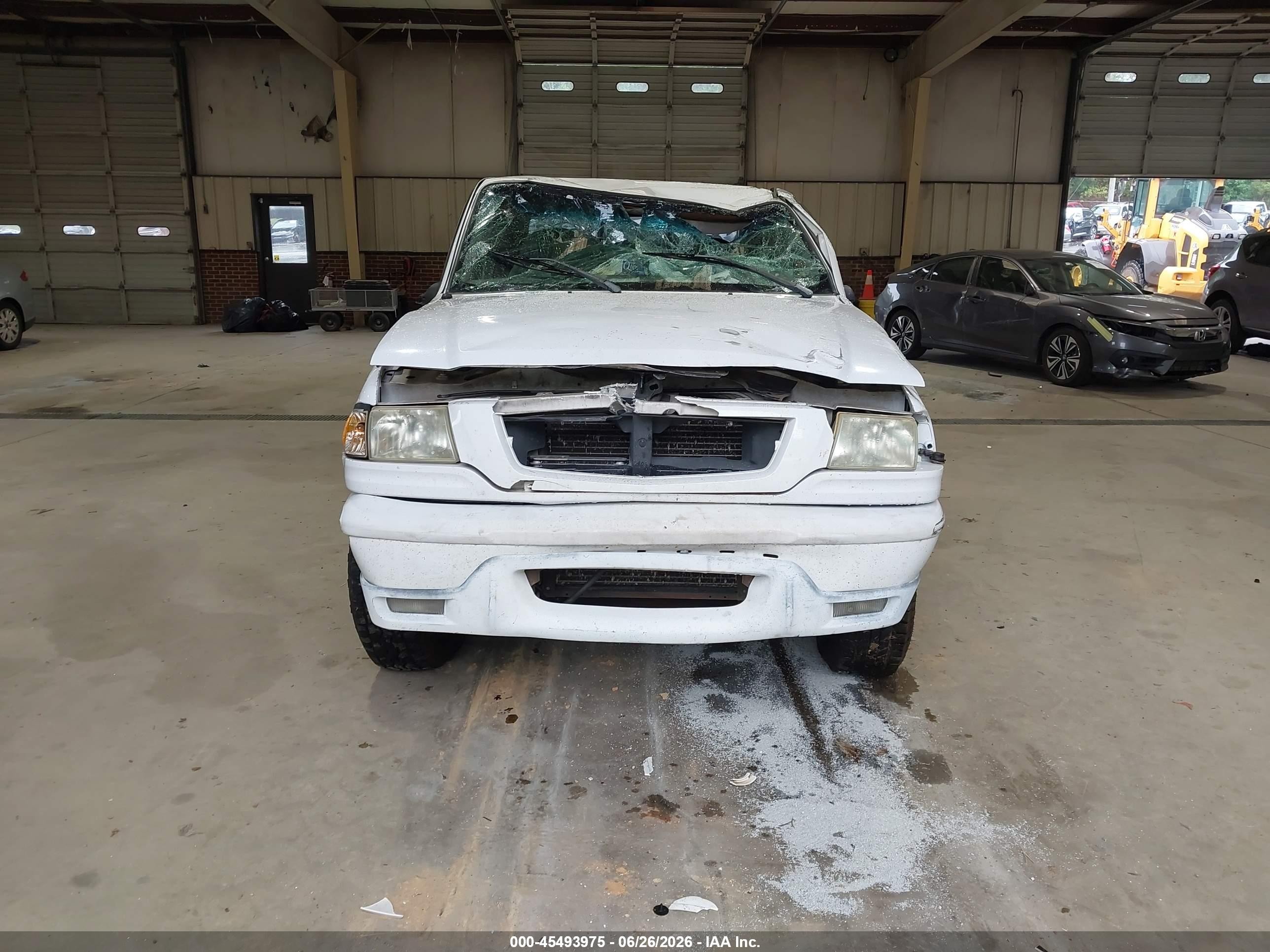 2002 Mazda B3000 Ds White vin: 4F4YR16U52TM05871
