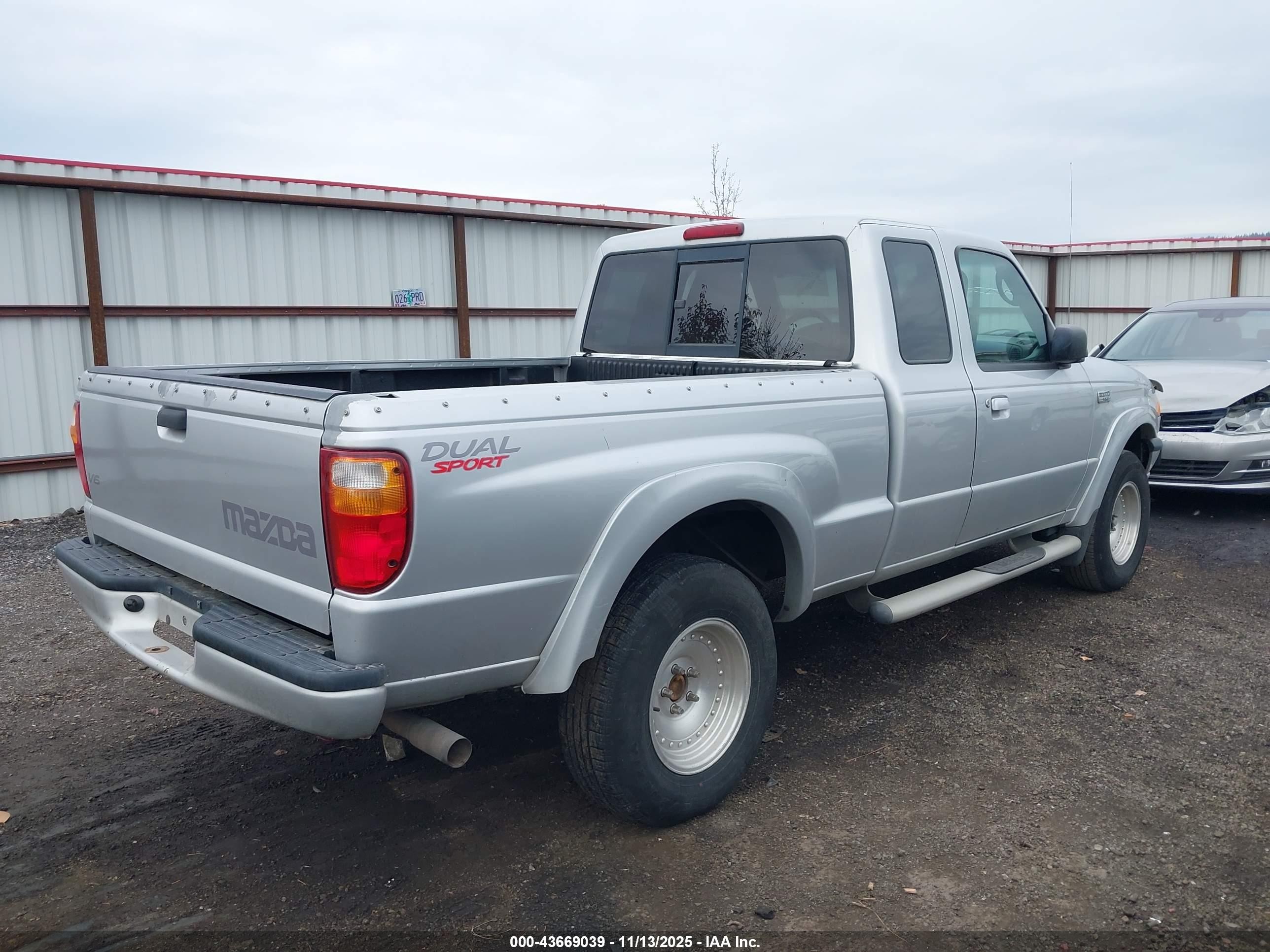 2004 Mazda B3000 Ds Серебряный vin: 4F4YR16U54TM05680