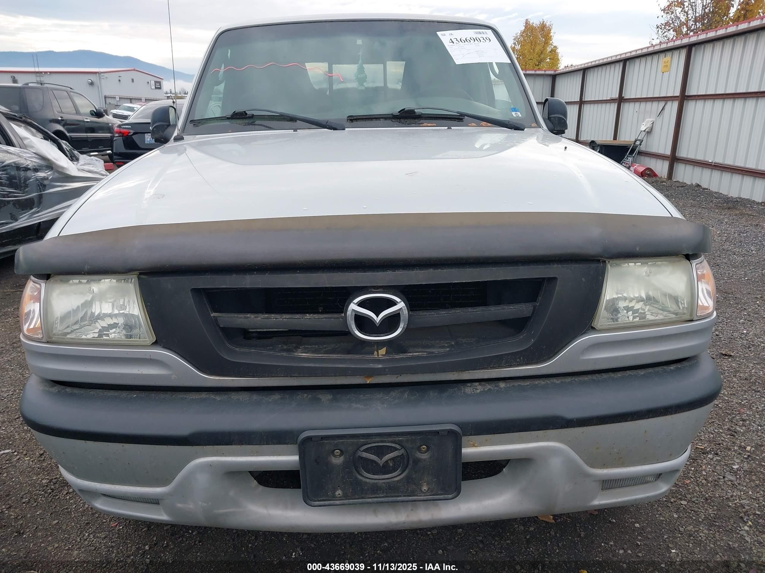 2004 Mazda B3000 Ds Серебряный vin: 4F4YR16U54TM05680