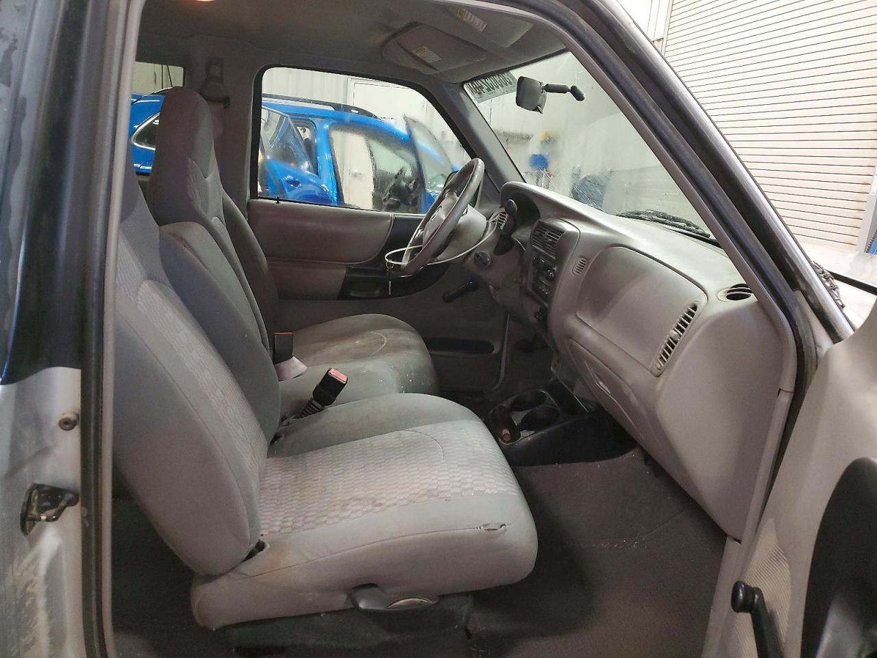 2001 Mazda B3000 Cab Plus Silver vin: 4F4YR16U61TM02976