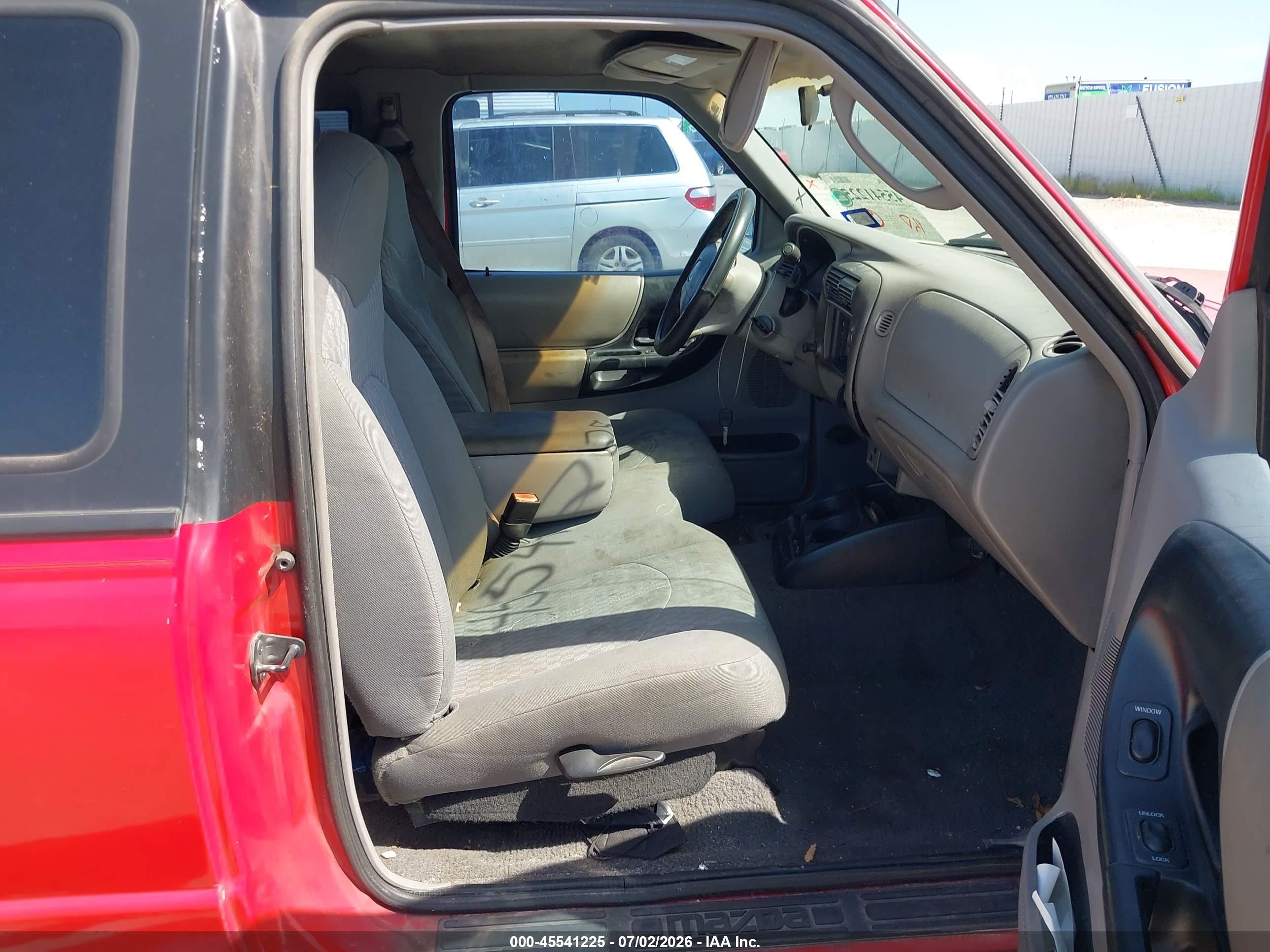 2001 Mazda B3000 Ds/se Red vin: 4F4YR16U61TM15842