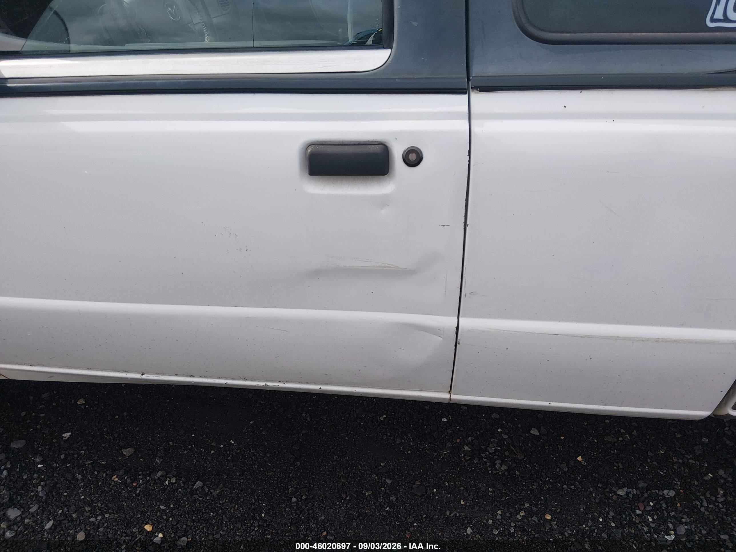 2002 Mazda B3000 Ds White vin: 4F4YR16U62TM01716