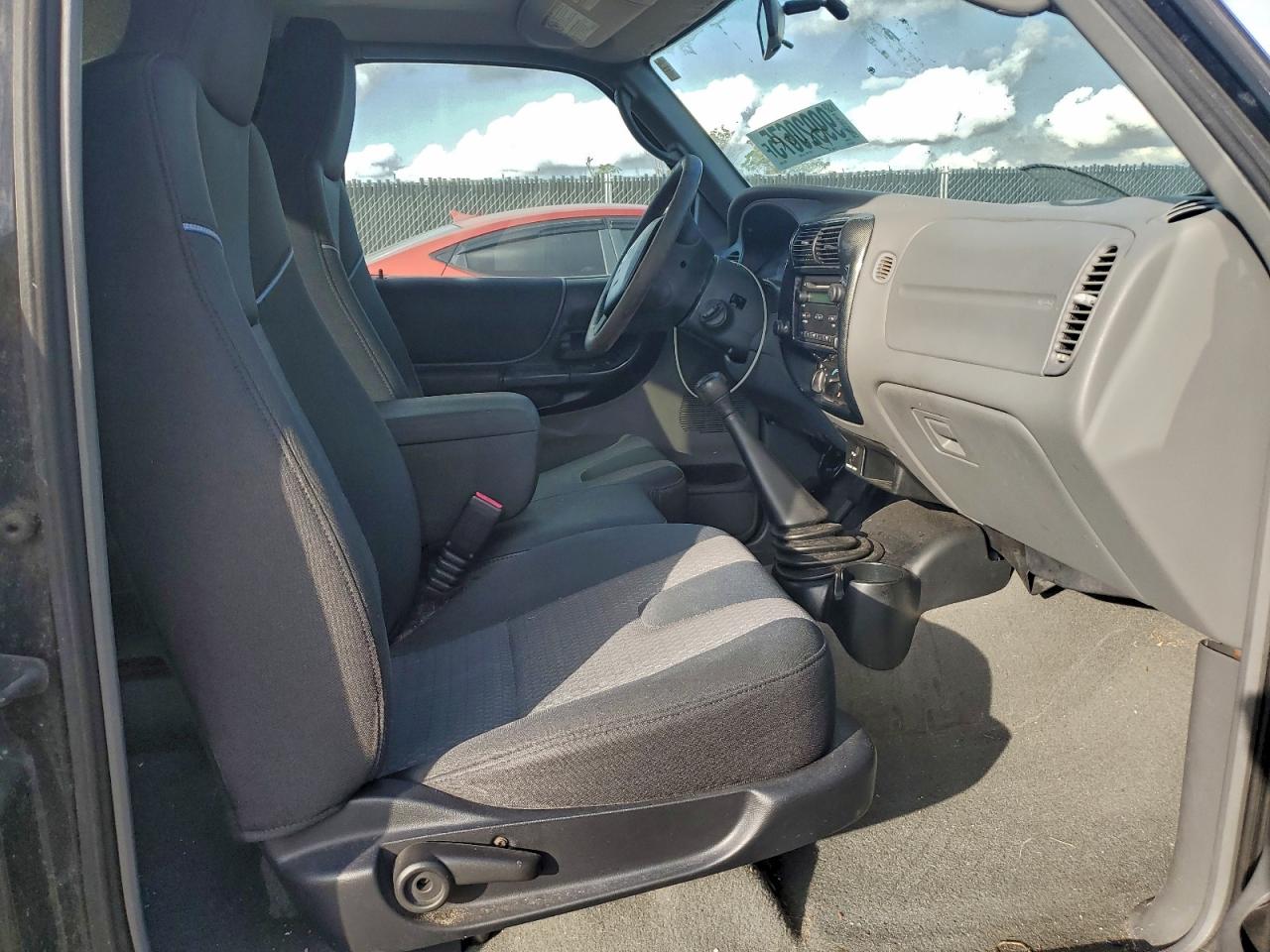 2004 Mazda B3000 Cab Plus Black vin: 4F4YR16U64TM11908