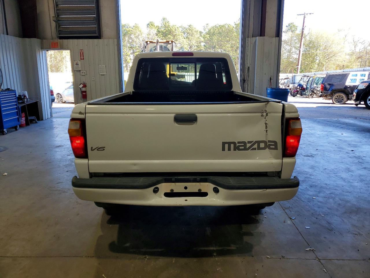 2004 Mazda B3000 Cab Plus Белый vin: 4F4YR16U74TM04546