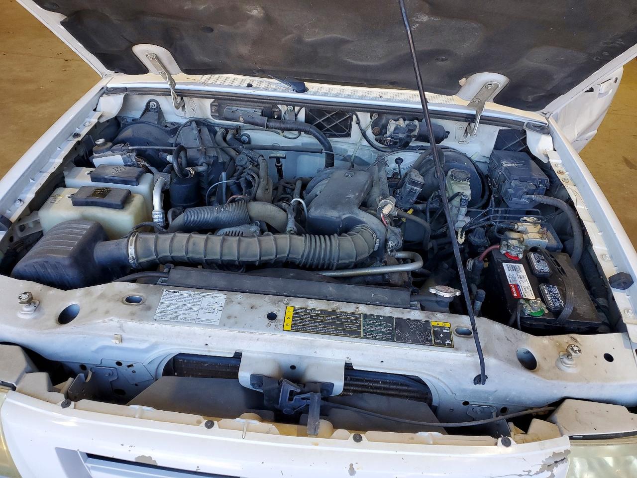2004 Mazda B3000 Cab Plus Белый vin: 4F4YR16U74TM04546