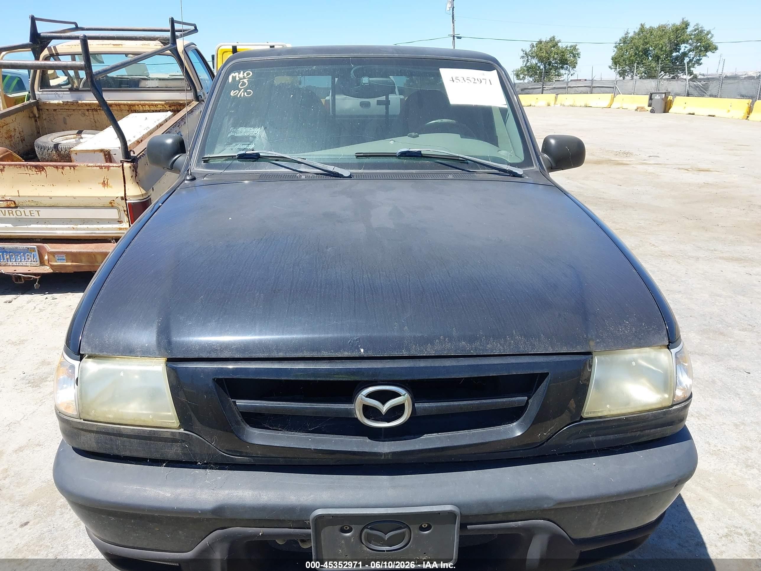 2002 Mazda B3000 Ds Black vin: 4F4YR16U82TM09574