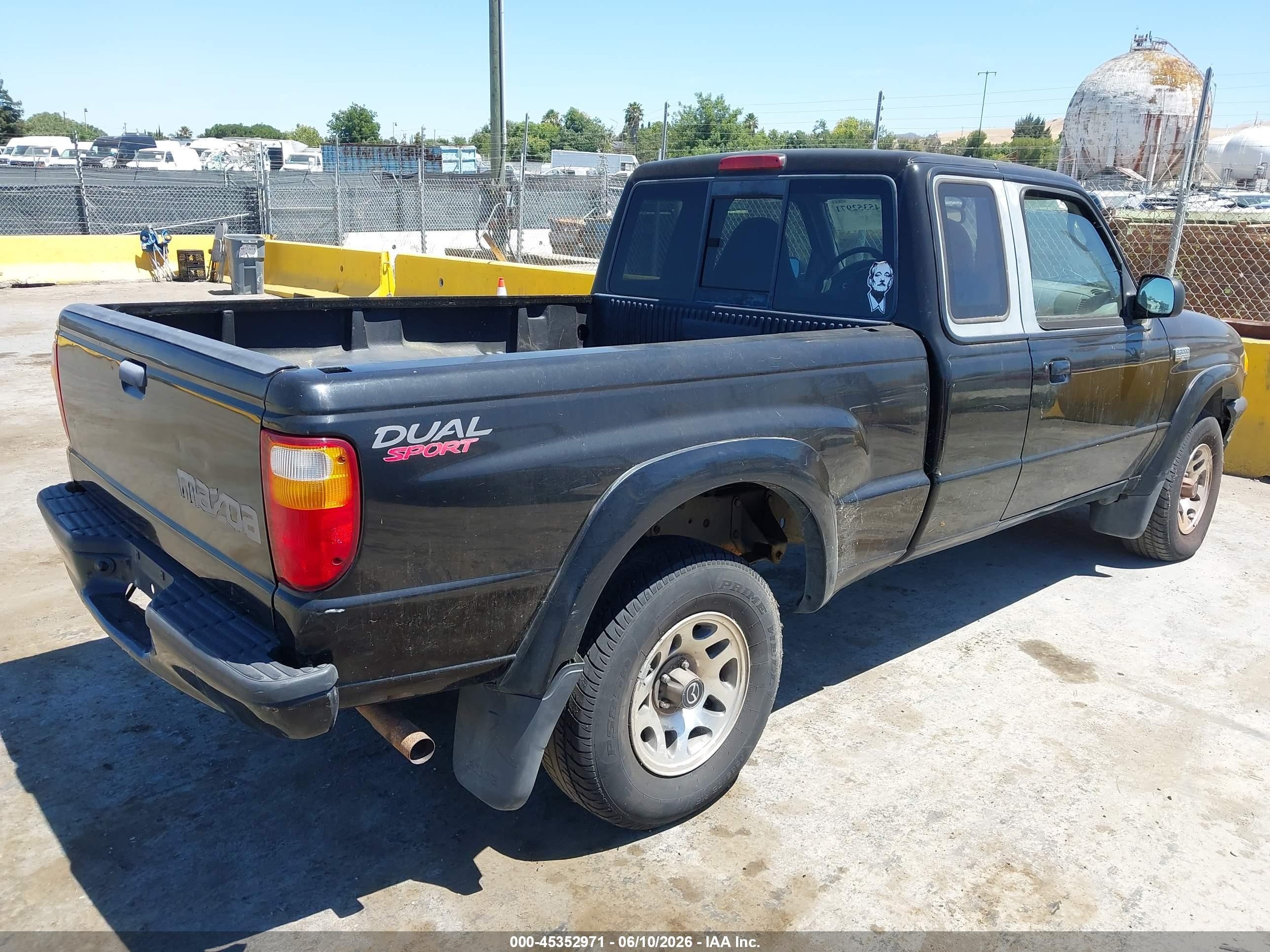 2002 Mazda B3000 Ds Black vin: 4F4YR16U82TM09574