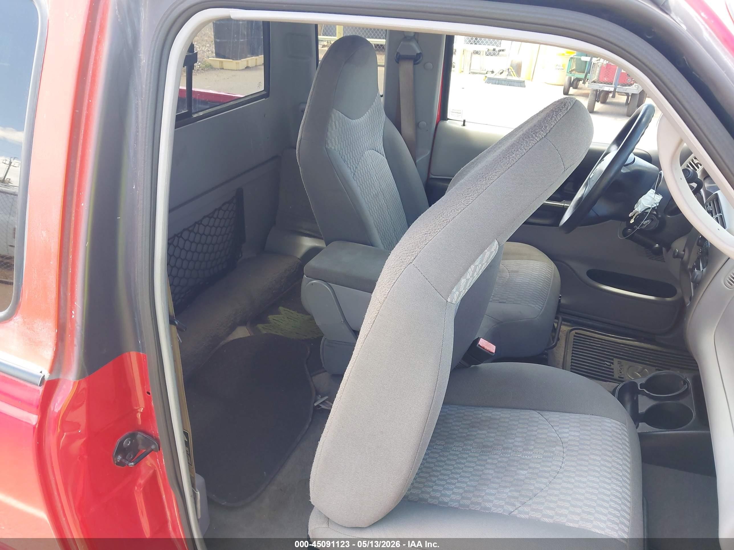 2002 Mazda B3000 Ds Red vin: 4F4YR16UX2TM03100