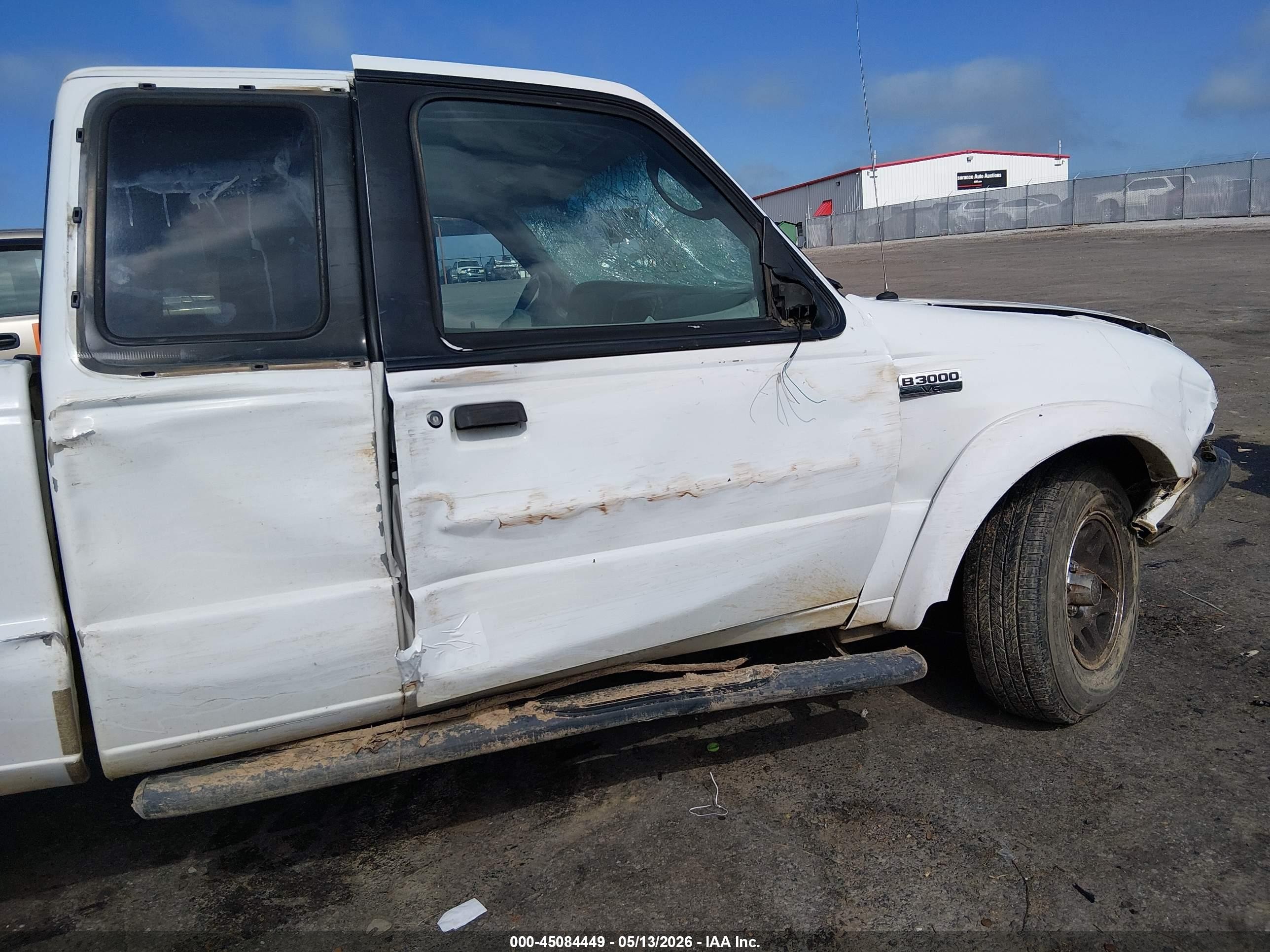2001 Mazda B3000 Ds/se Белый vin: 4F4YR16V01TM25274