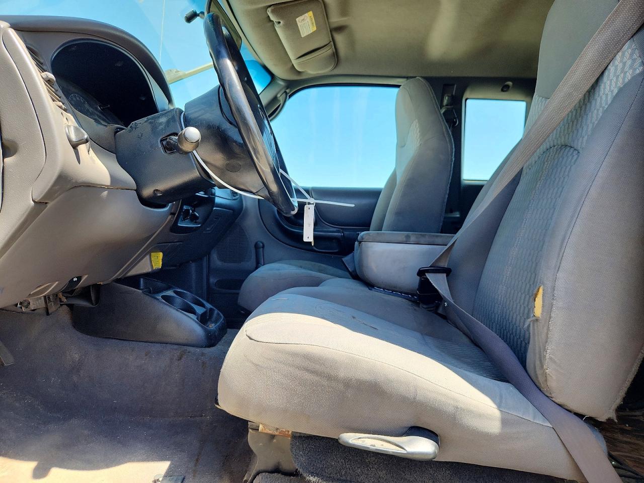 2003 Mazda B3000 Cab Plus Белый vin: 4F4YR16V13TM09099
