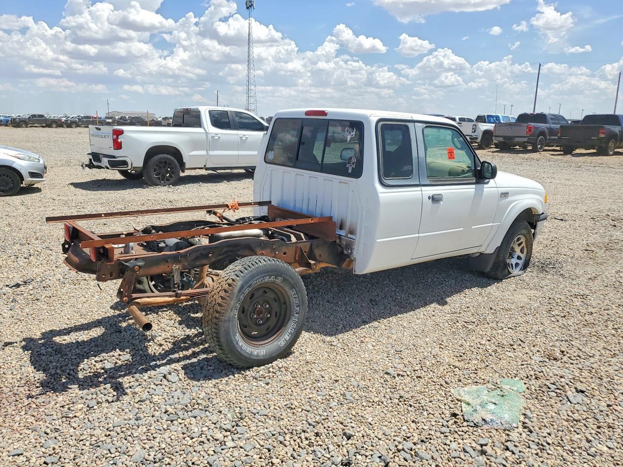 2001 Mazda B3000 Cab Plus White vin: 4F4YR16V31TM32221