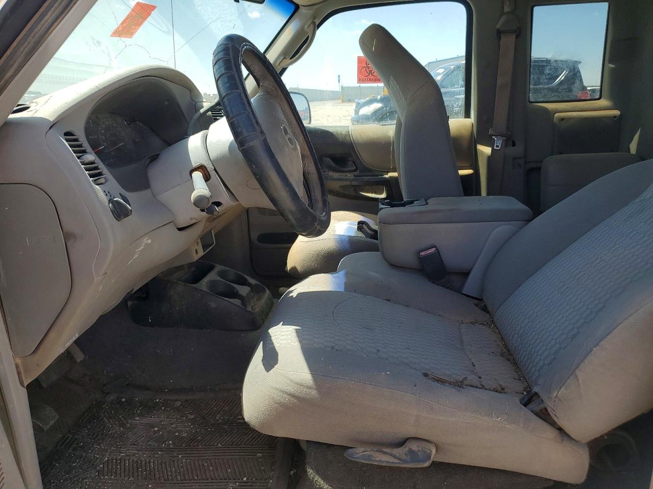 2001 Mazda B3000 Cab Plus White vin: 4F4YR16V31TM32221
