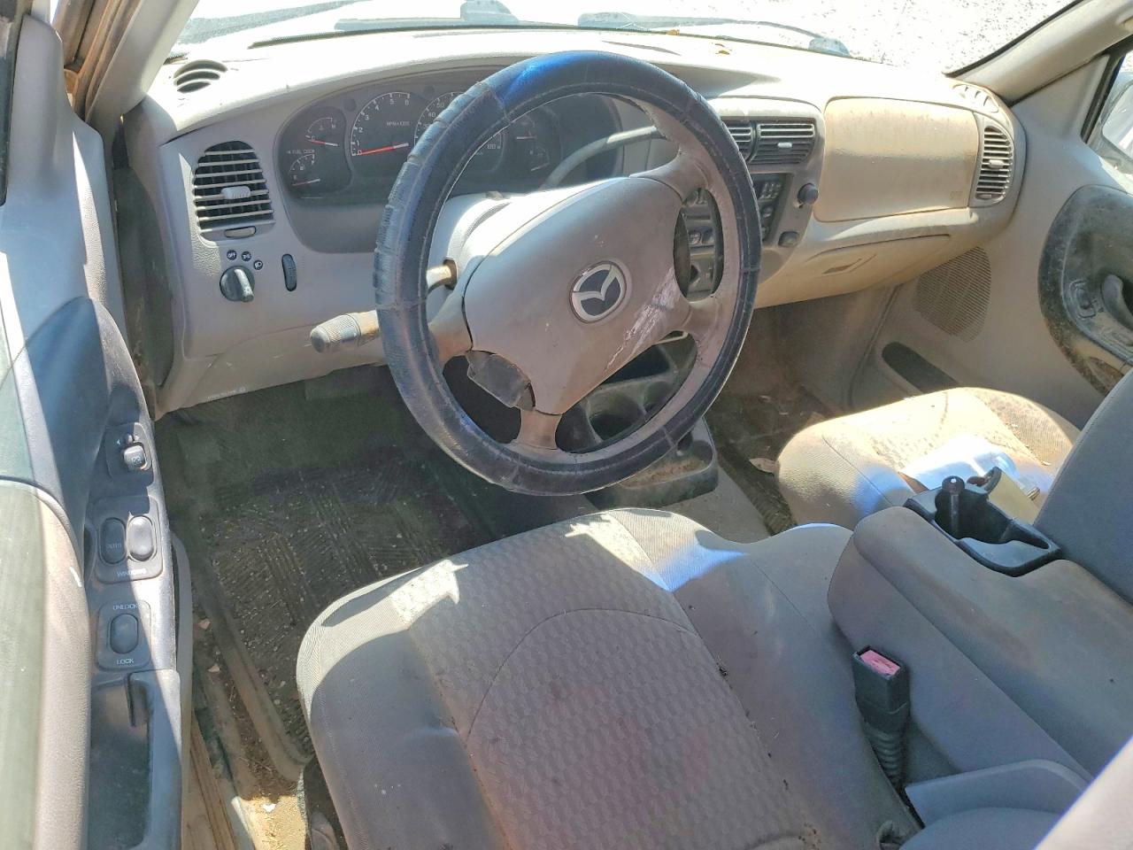 2001 Mazda B3000 Cab Plus White vin: 4F4YR16V31TM32221