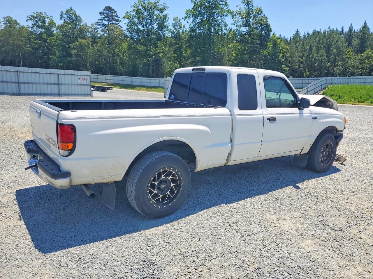 2000 Mazda B3000 Troy Lee Edition White vin: 4F4YR16V3YTM17681