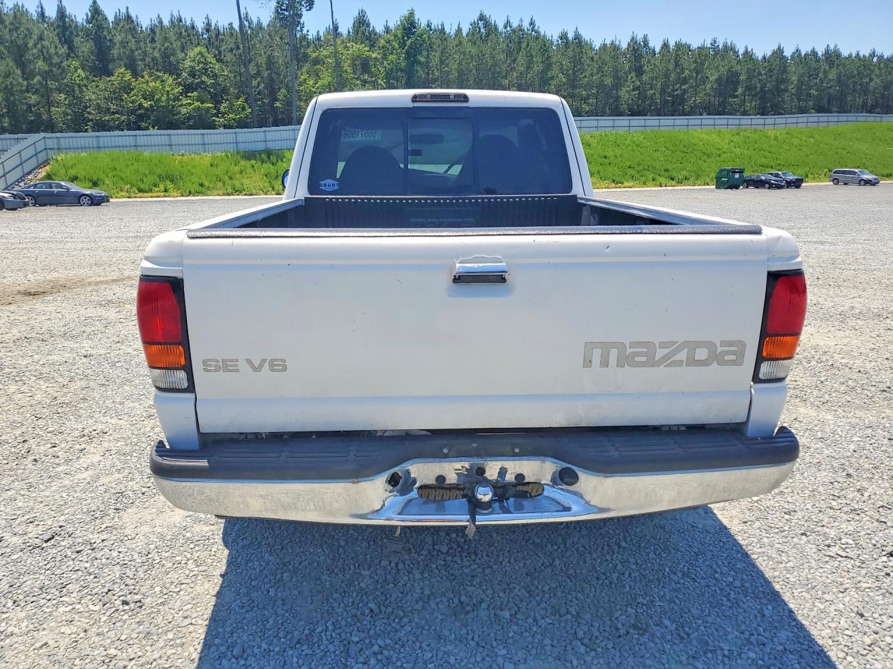 2000 Mazda B3000 Troy Lee Edition White vin: 4F4YR16V3YTM17681