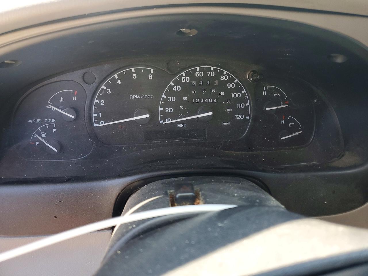 2000 Mazda B3000 Troy Lee Edition White vin: 4F4YR16V3YTM17681