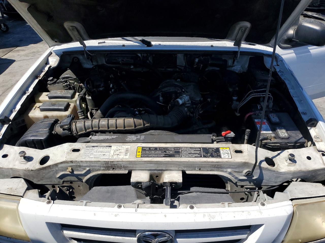 2001 Mazda B3000 Cab Plus White vin: 4F4YR16V41TM27626