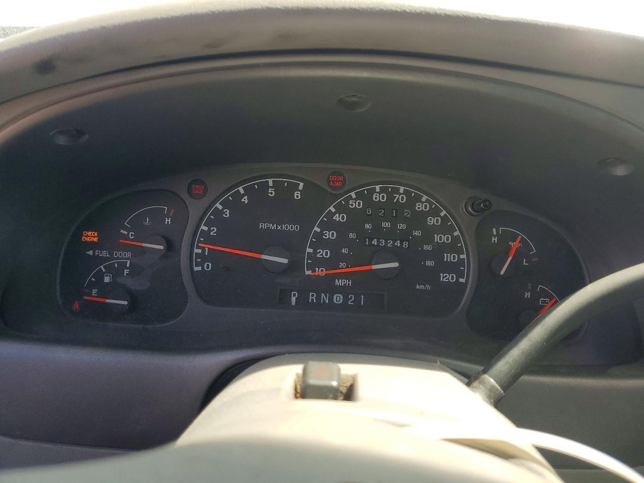 2001 Mazda B3000 Cab Plus White vin: 4F4YR16V41TM27626