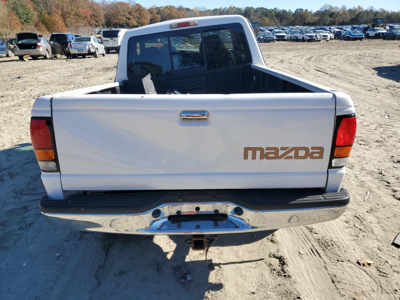 1999 Mazda B3000 Cab Plus Белый vin: 4F4YR16V4XTM17476