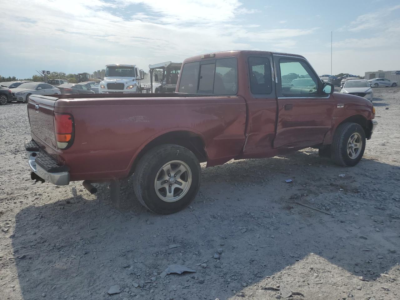 1999 Mazda B3000 Cab Plus Red vin: 4F4YR16V7XTM13079