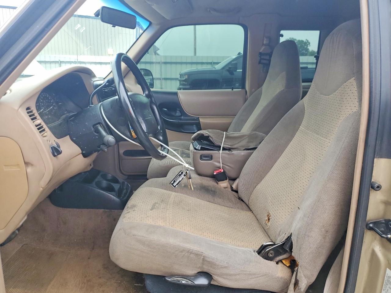 1999 Mazda B3000 Cab Plus Желто-коричневый vin: 4F4YR16V7XTM13874