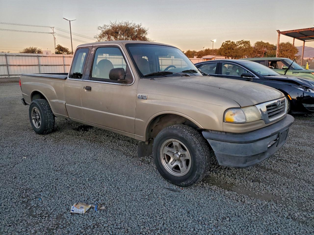 1999 Mazda B3000 Cab Plus Gold vin: 4F4YR16V8XTM21983