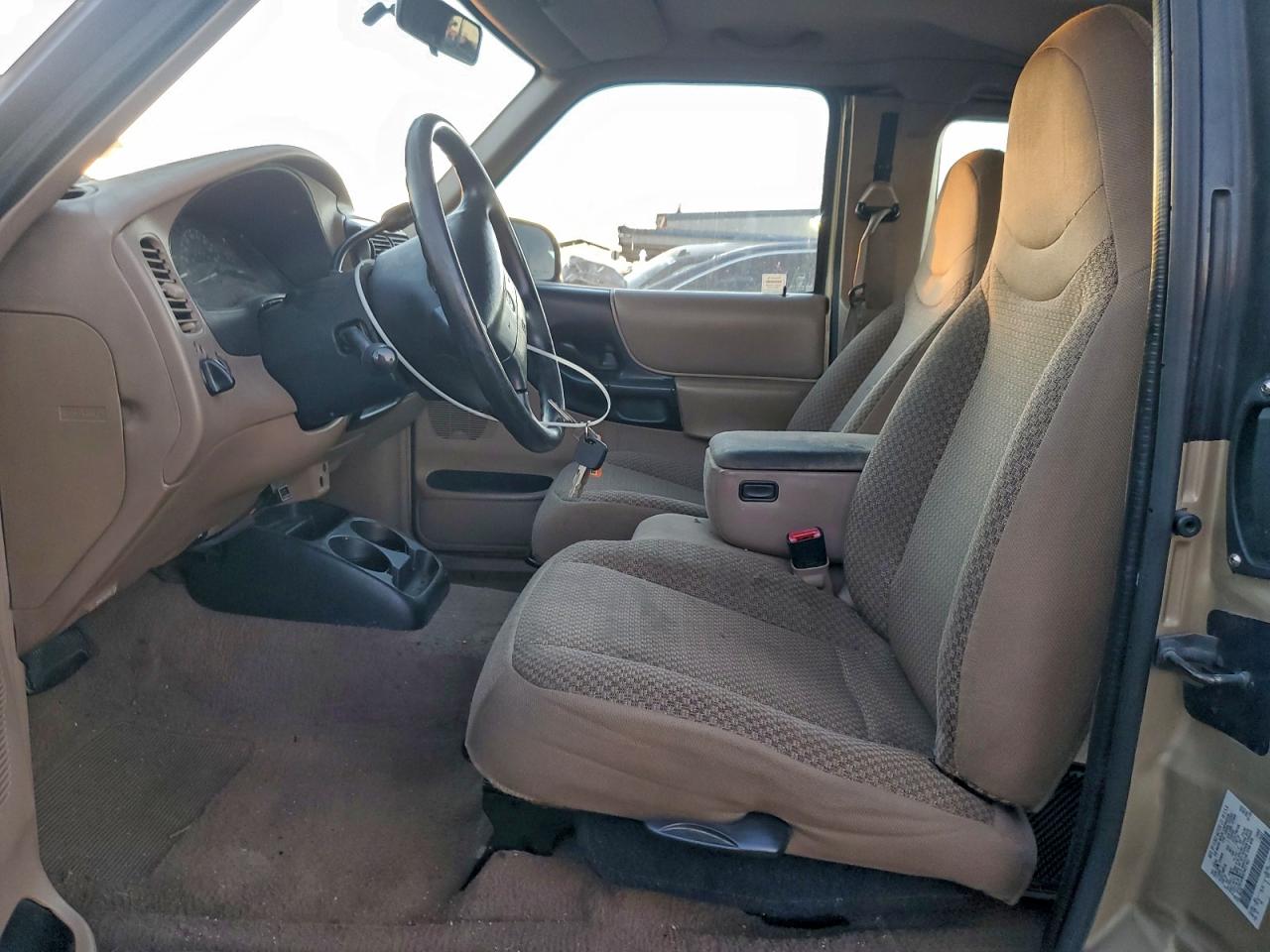 1999 Mazda B3000 Cab Plus Gold vin: 4F4YR16V8XTM21983