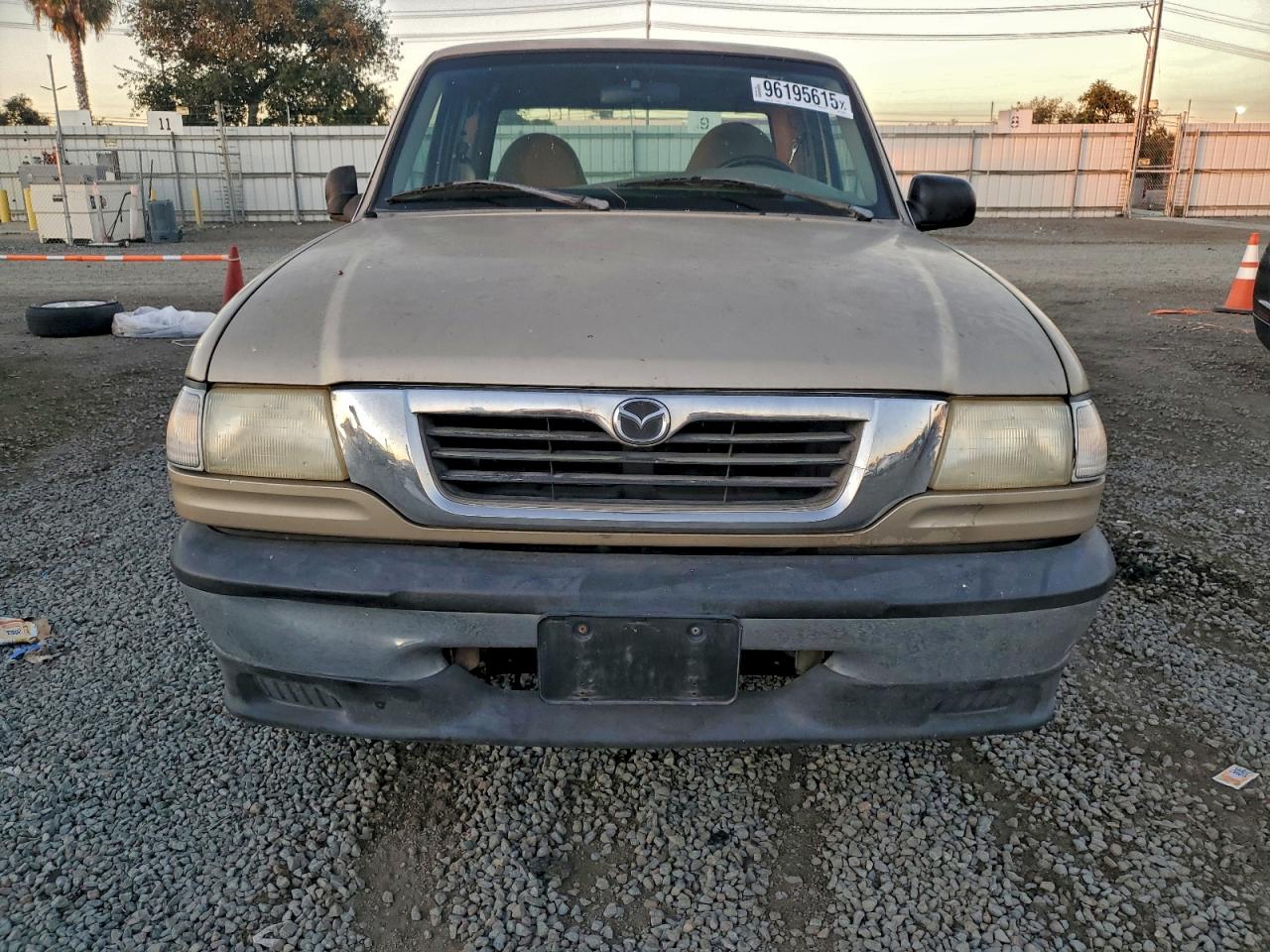 1999 Mazda B3000 Cab Plus Gold vin: 4F4YR16V8XTM21983