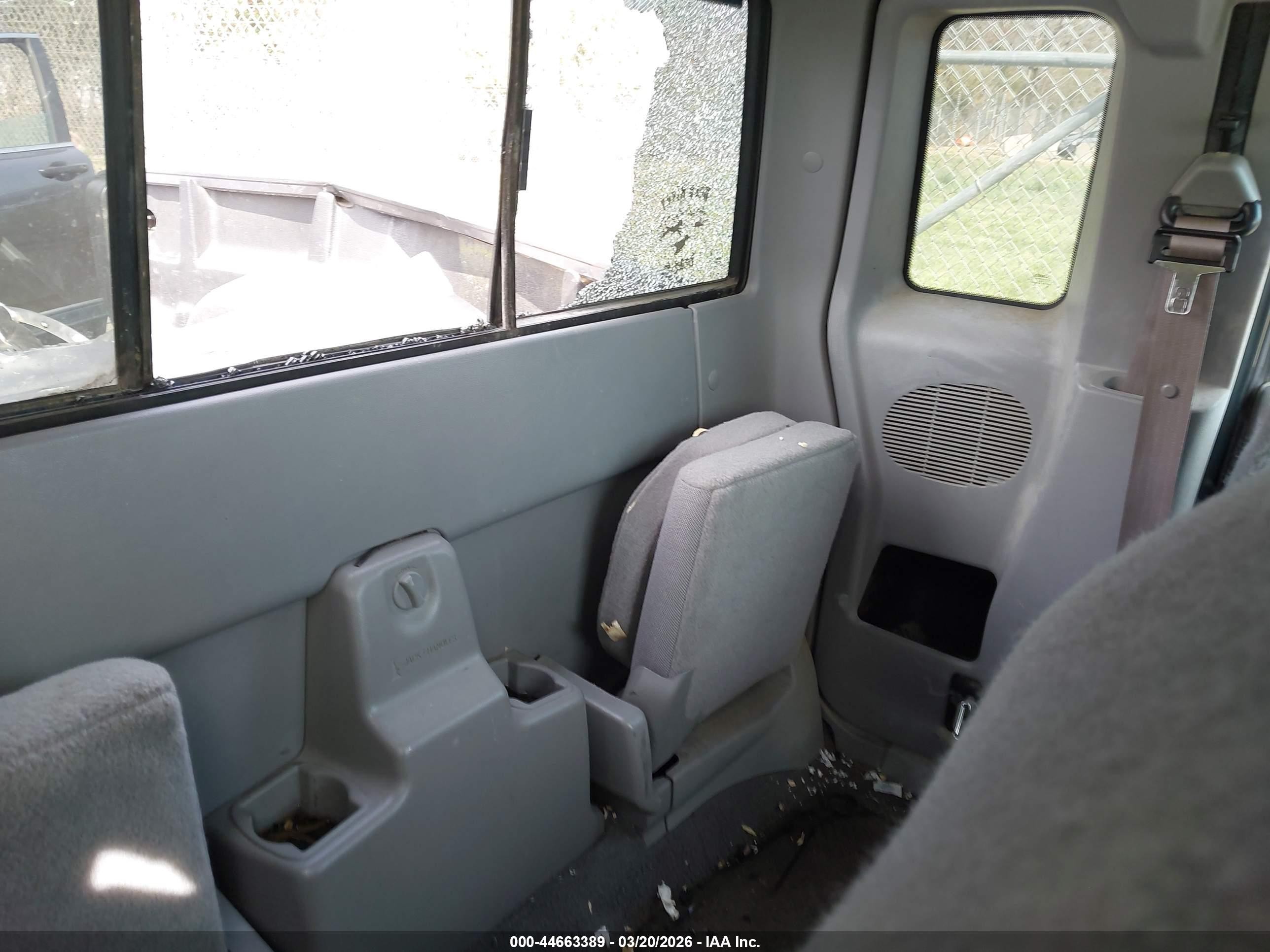 1999 Mazda B3000 Se/tl Серый vin: 4F4YR16V8XTM42607