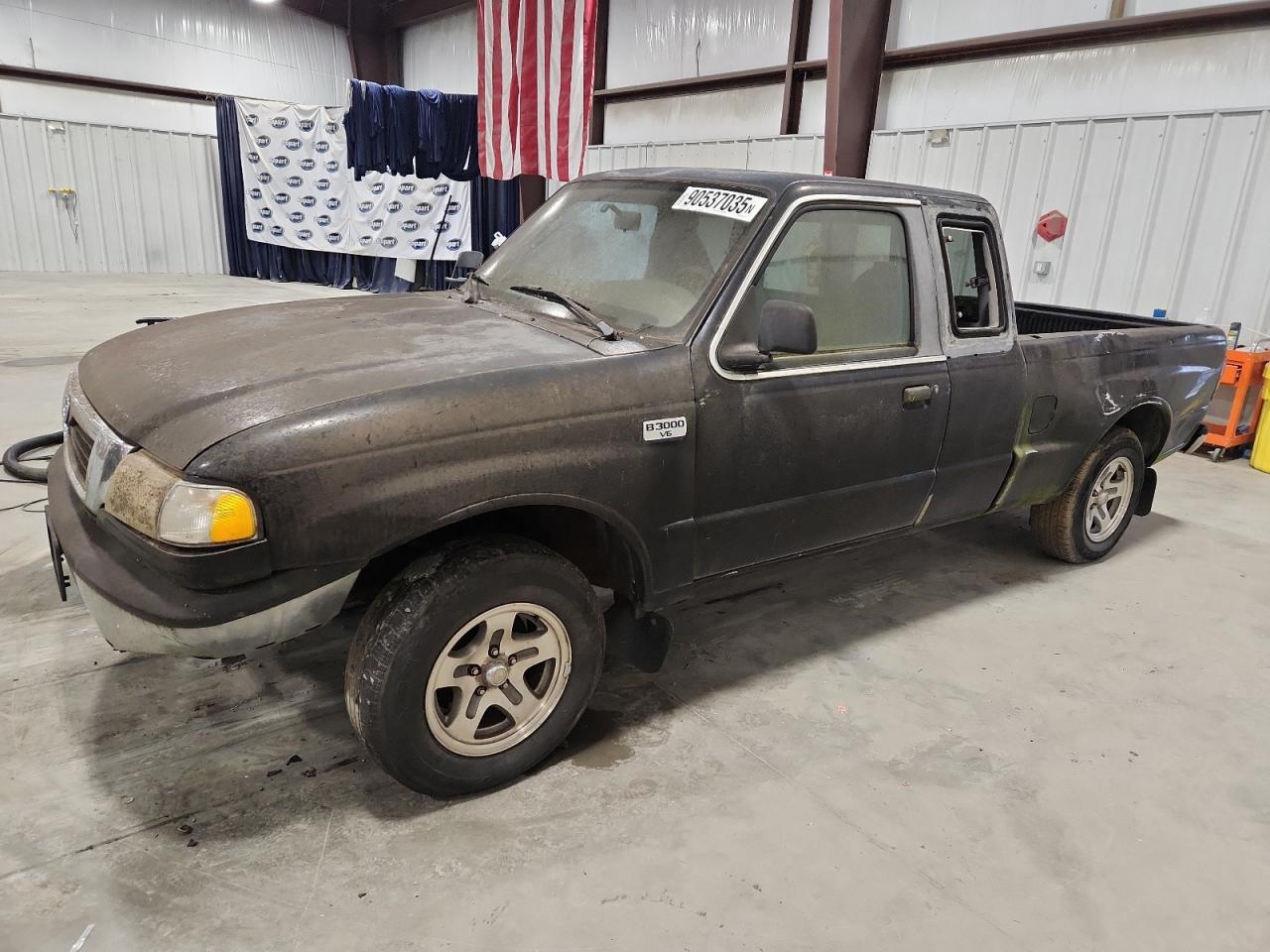 1999 Mazda B3000 Cab Plus Black vin: 4F4YR16V9XTM19773