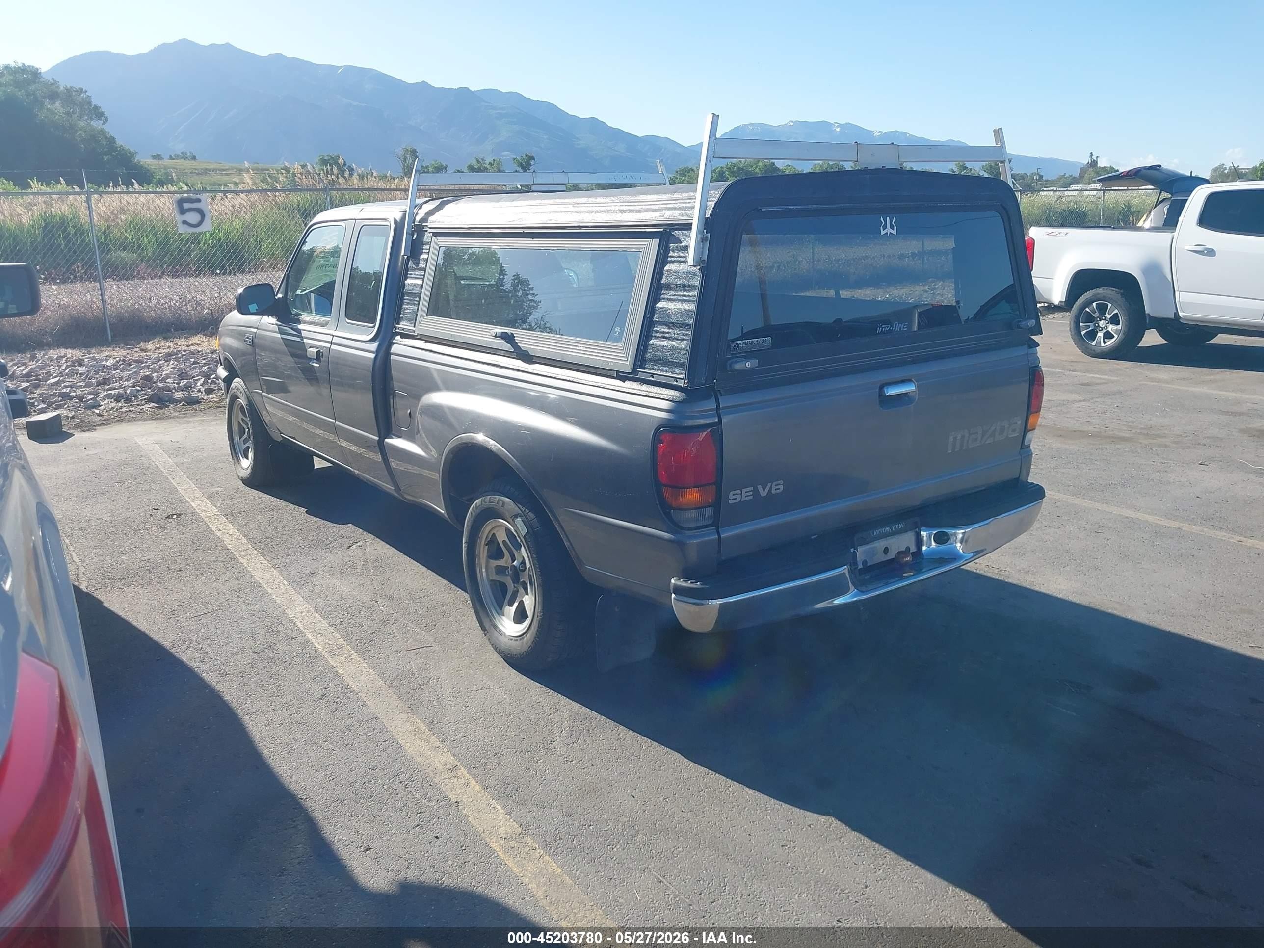 2000 Mazda B3000 Se/tl Silver vin: 4F4YR16V9YTM15725