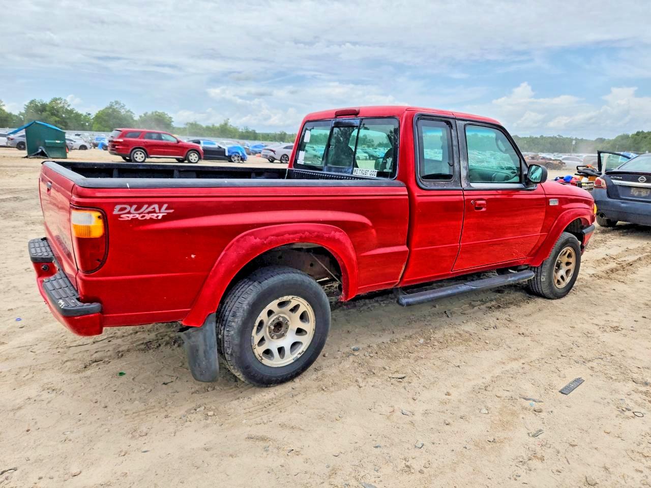 2003 Mazda B3000 Cab Plus Red vin: 4F4YR16VX3TM06931