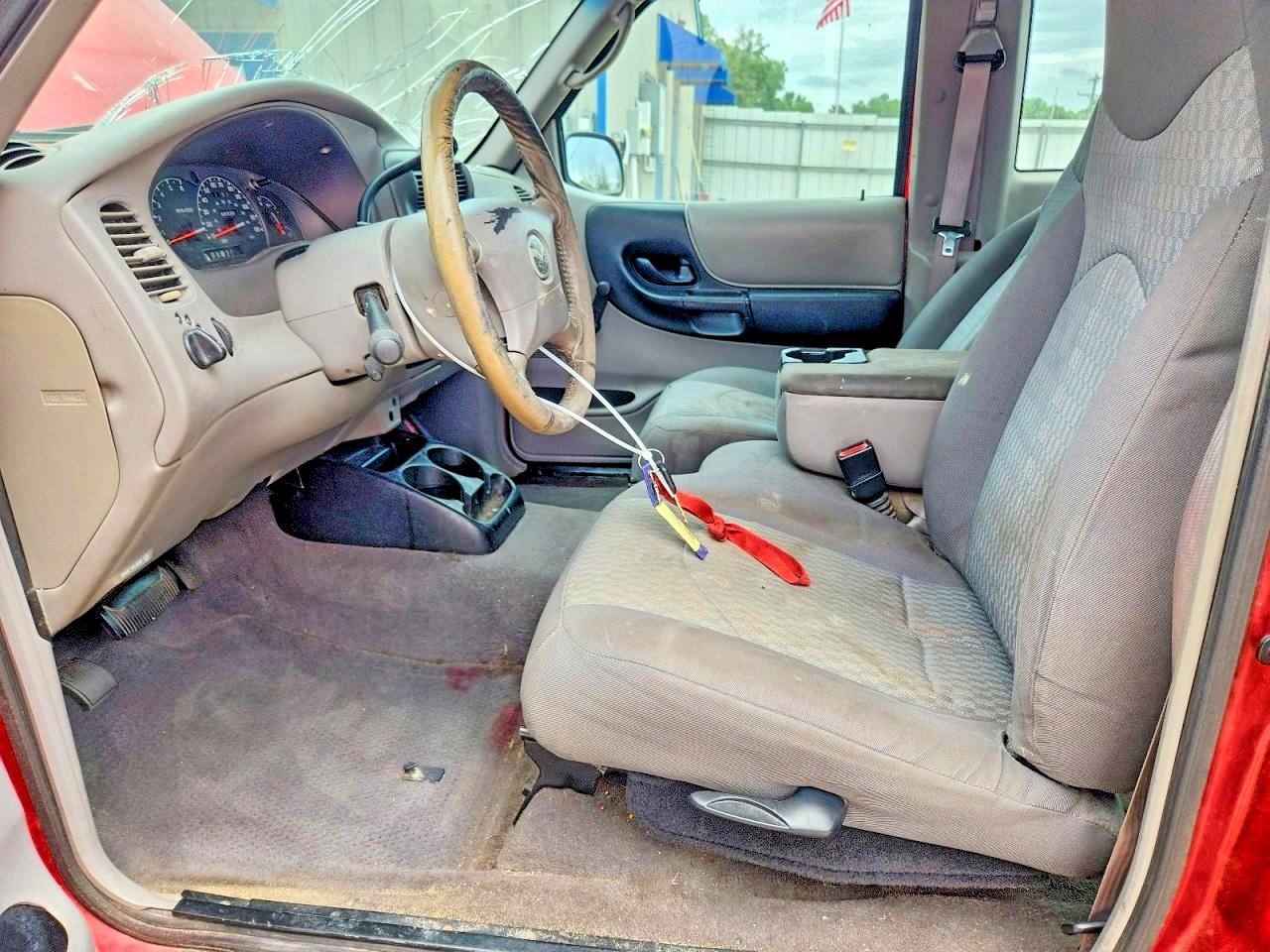 2003 Mazda B3000 Cab Plus Red vin: 4F4YR16VX3TM06931