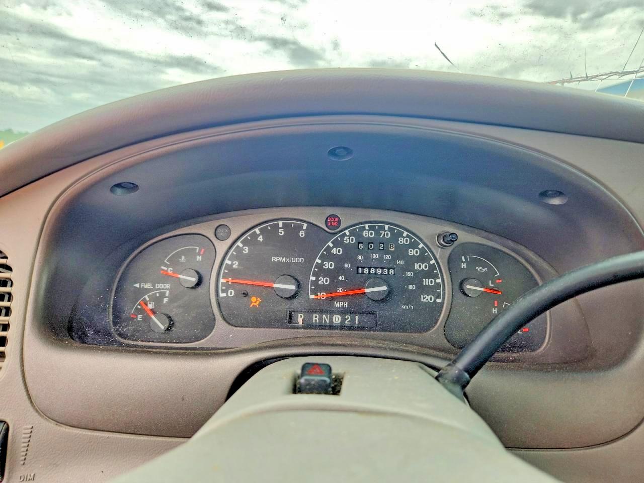 2003 Mazda B3000 Cab Plus Red vin: 4F4YR16VX3TM06931