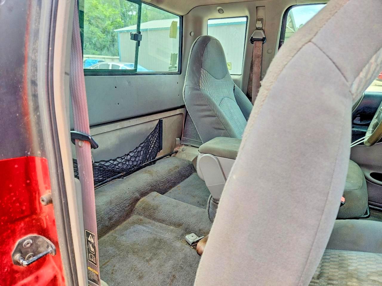 2003 Mazda B3000 Cab Plus Red vin: 4F4YR16VX3TM06931