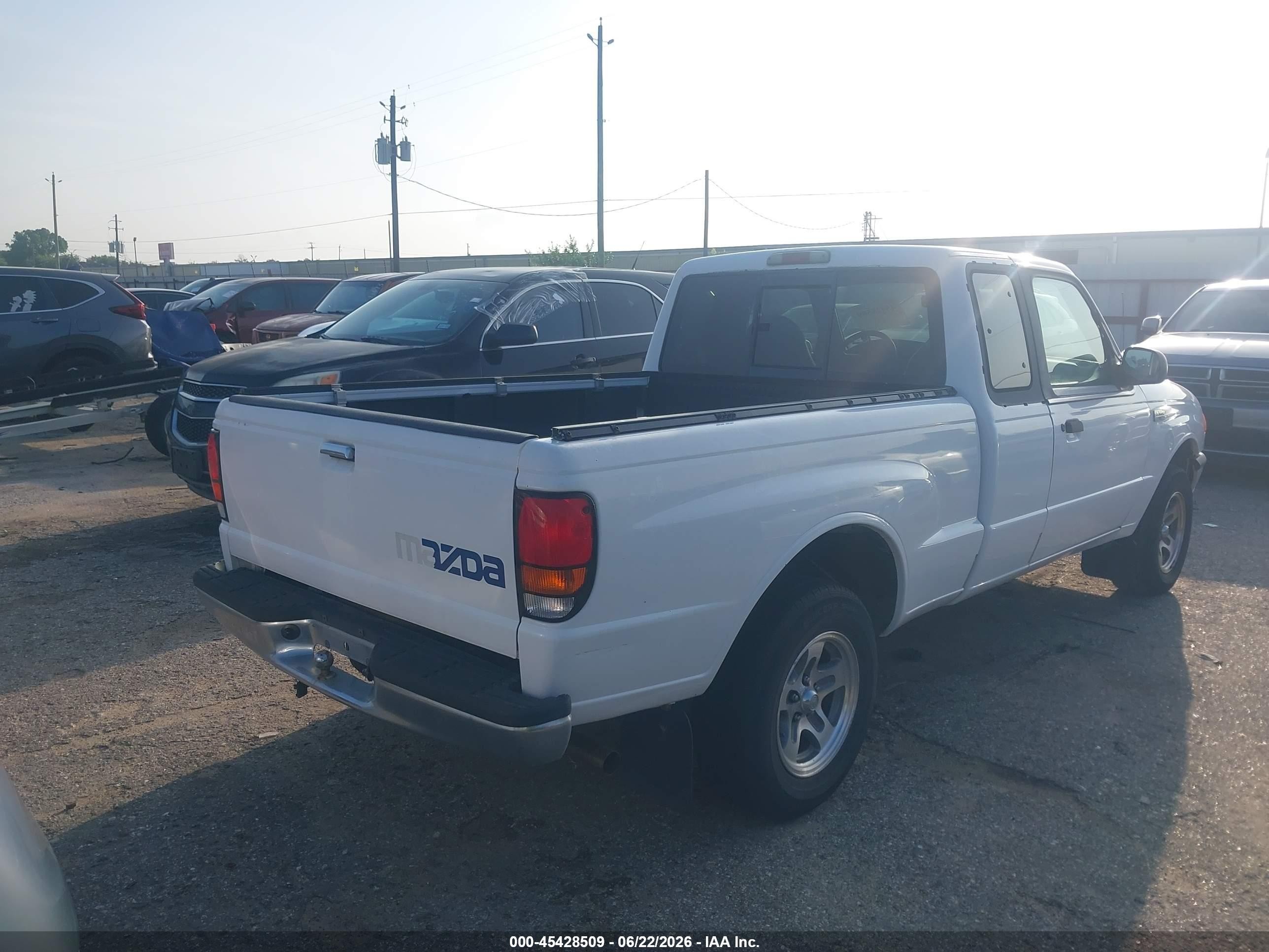 2000 Mazda B3000 Se/tl Белый vin: 4F4YR16VXYTM26829
