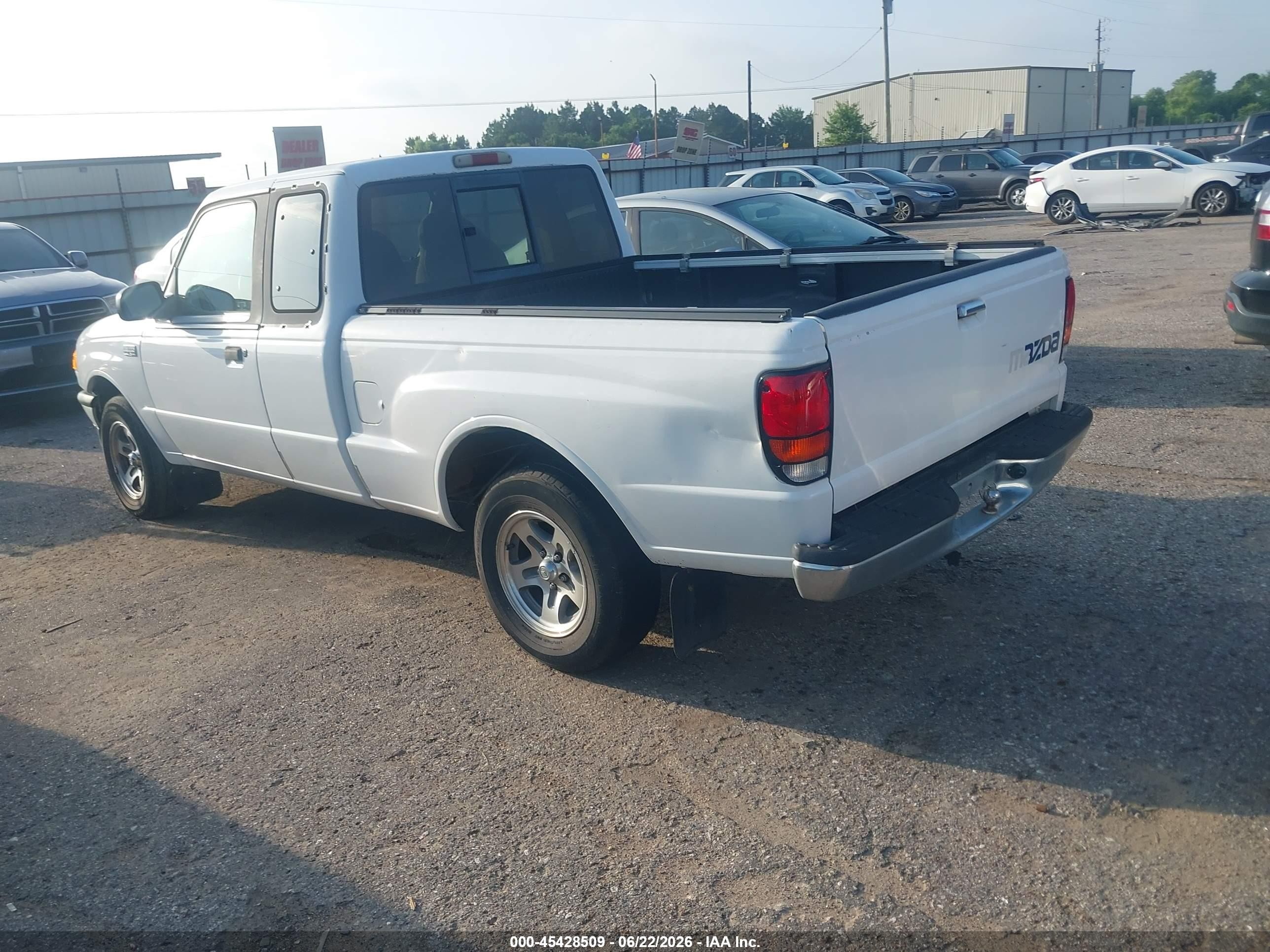 2000 Mazda B3000 Se/tl Белый vin: 4F4YR16VXYTM26829