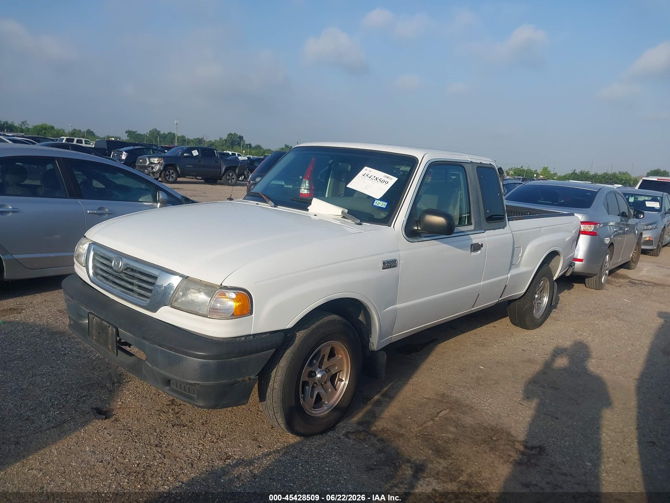 2000 Mazda B3000 Se/tl Белый vin: 4F4YR16VXYTM26829