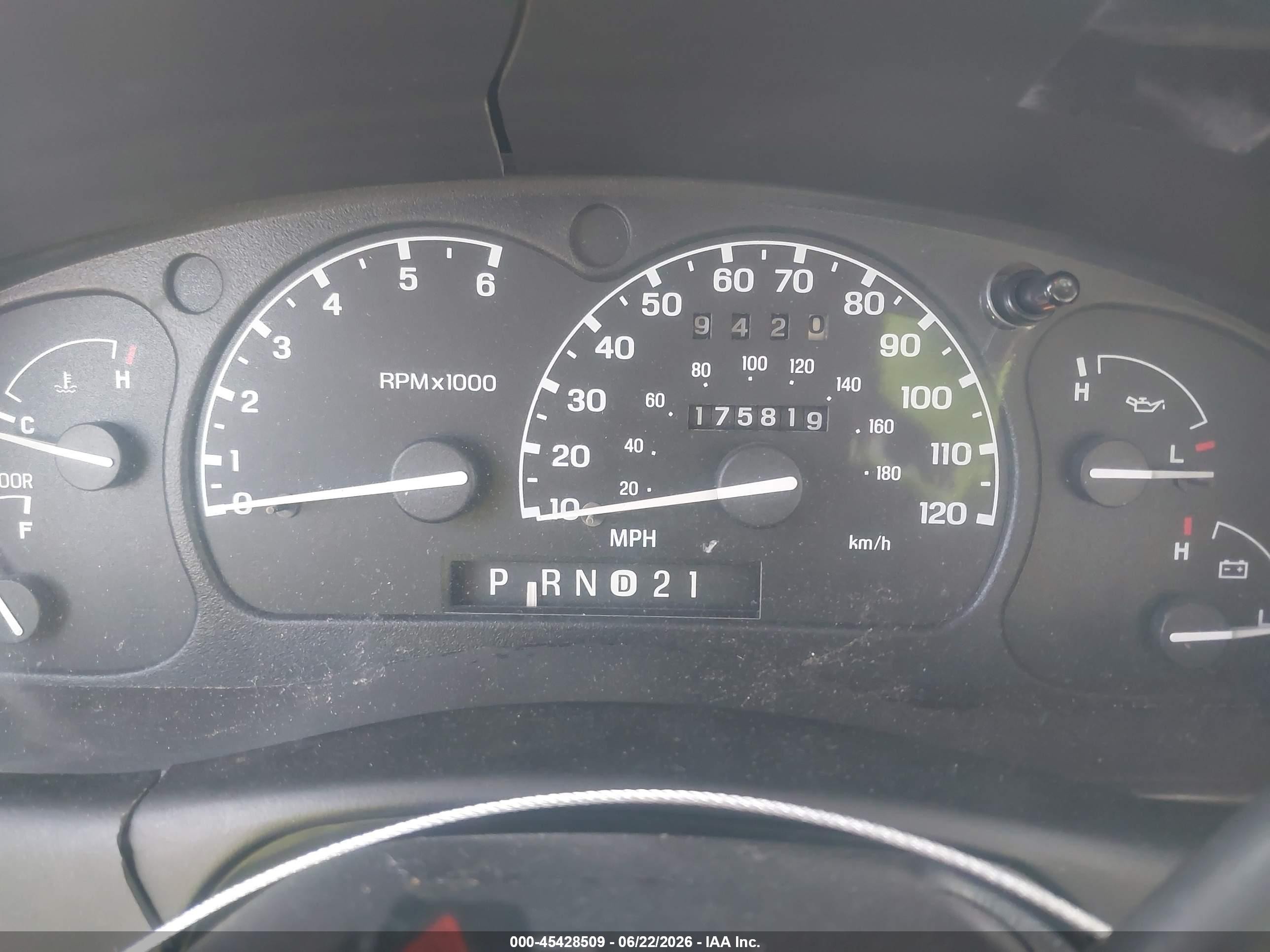 2000 Mazda B3000 Se/tl Белый vin: 4F4YR16VXYTM26829