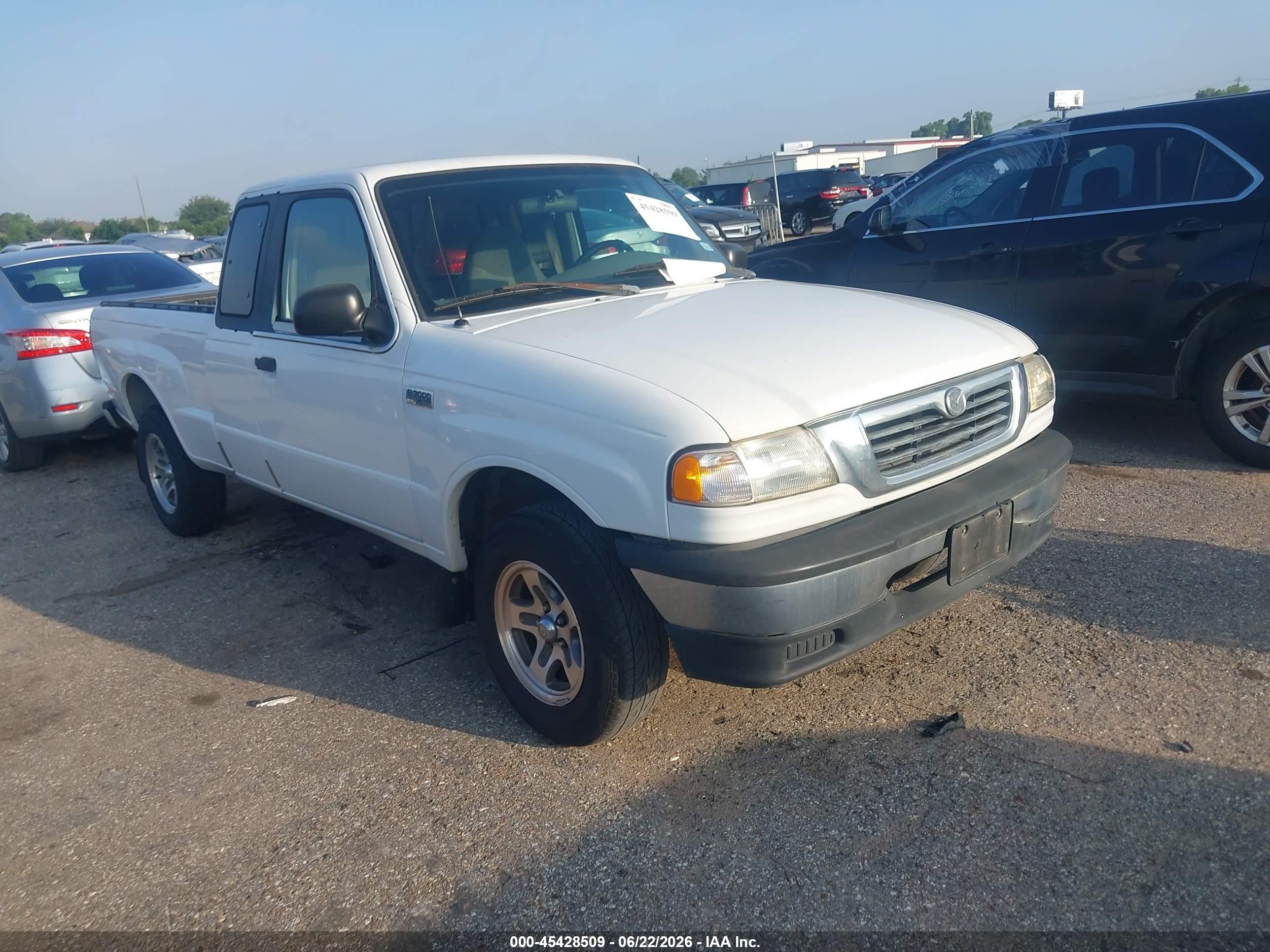 2000 Mazda B3000 Se/tl White vin: 4F4YR16VXYTM26829