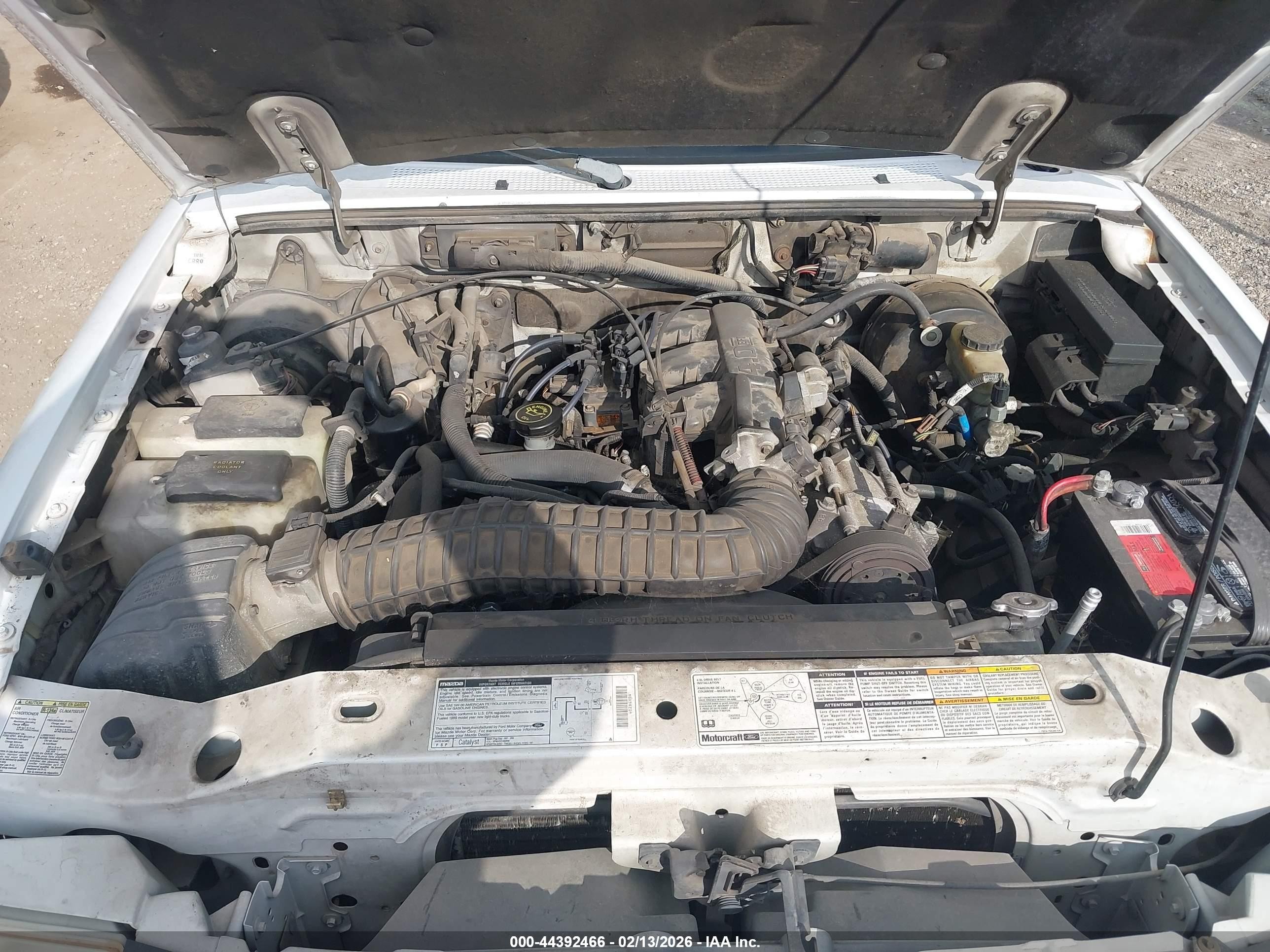 1999 Mazda B4000 Se White vin: 4F4YR16X5XTM13339