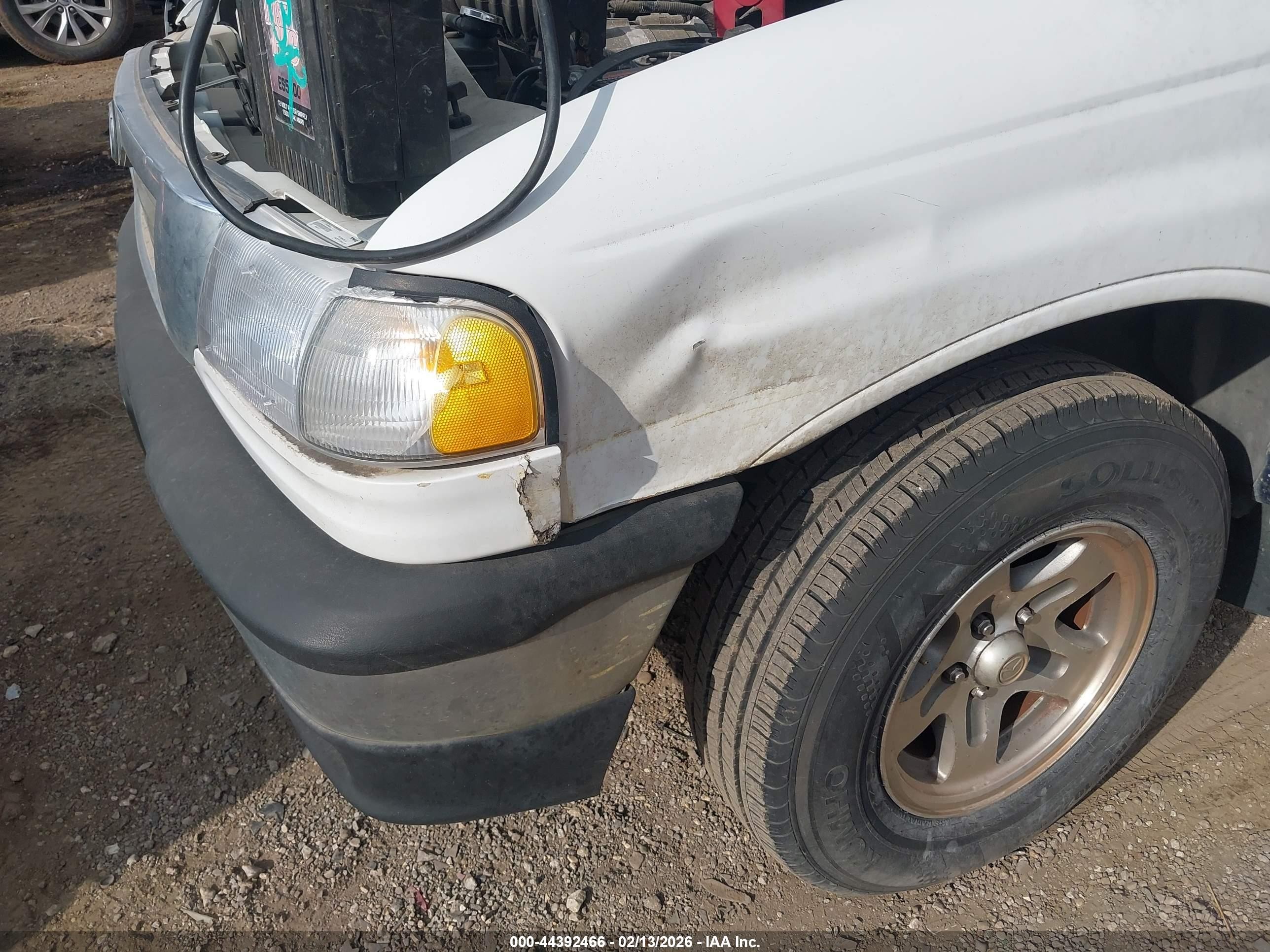 1999 Mazda B4000 Se White vin: 4F4YR16X5XTM13339