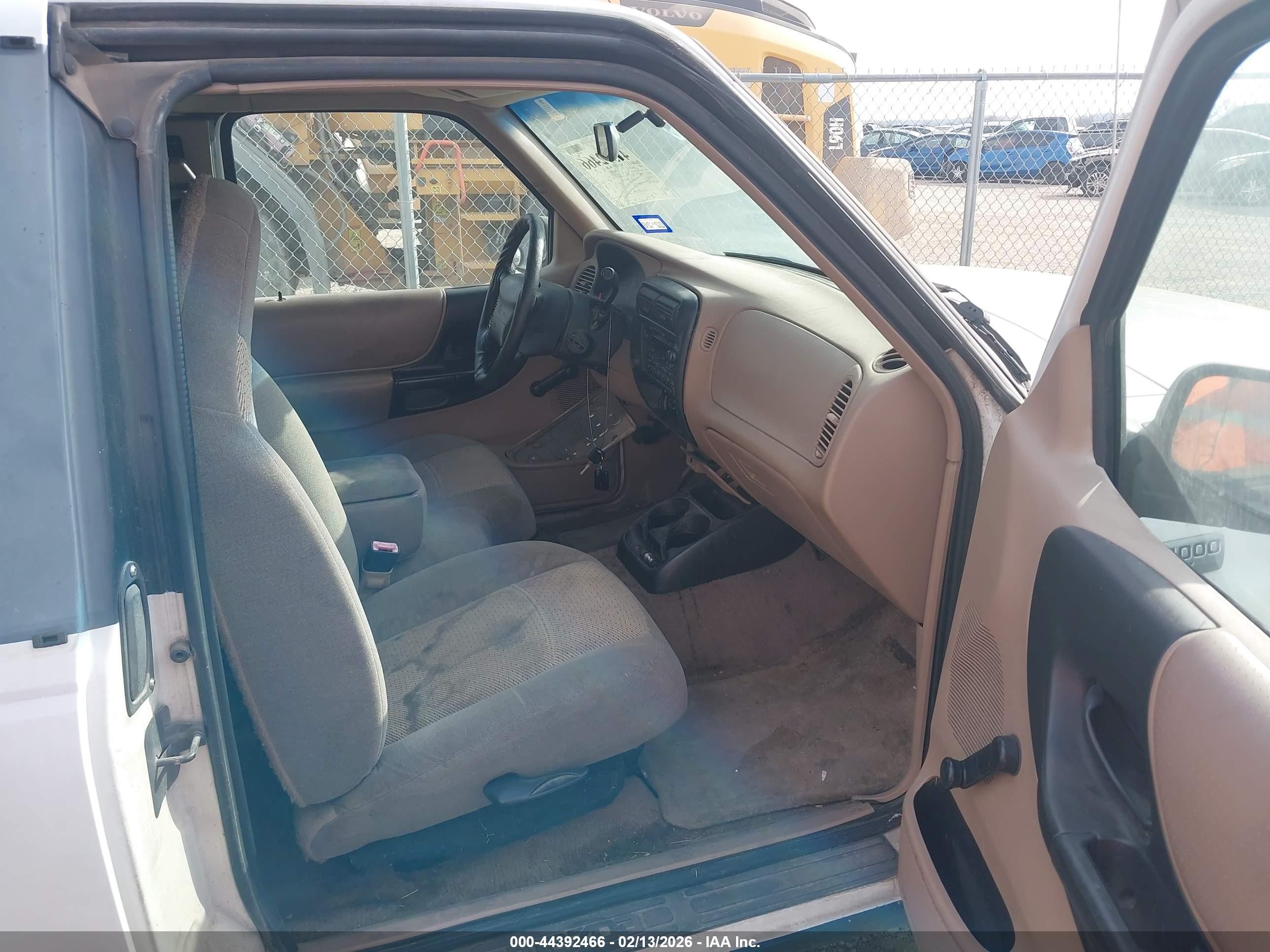 1999 Mazda B4000 Se White vin: 4F4YR16X5XTM13339