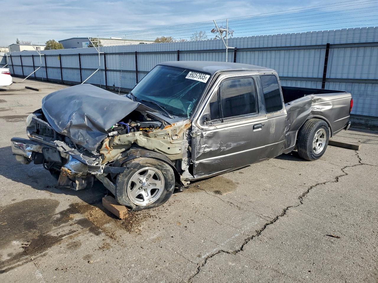 1999 Mazda B4000 Cab Plus Gray vin: 4F4YR16X7XTM36248